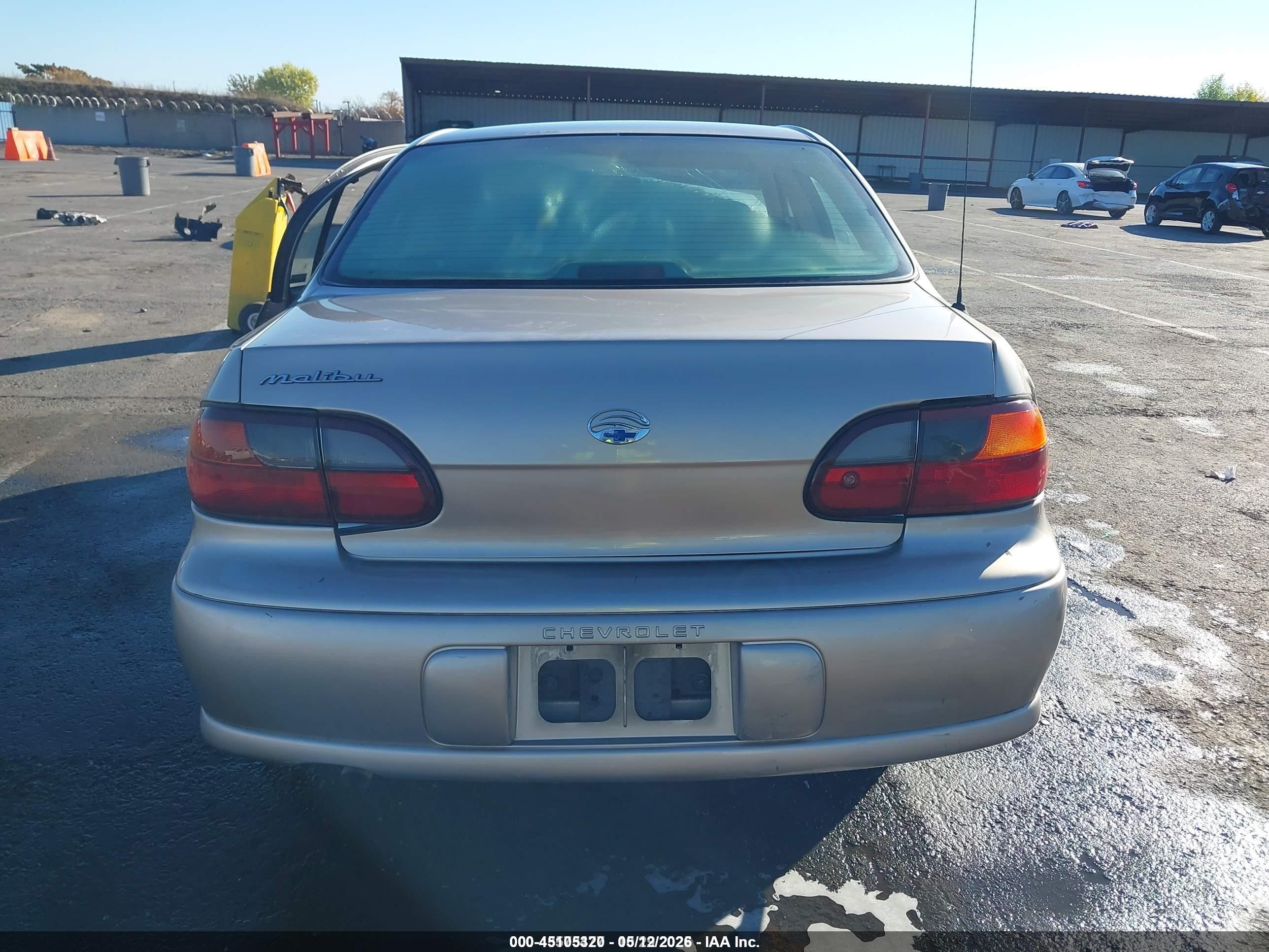 2000 Chevrolet Malibu   Gold vin: 1G1ND52J2Y6338885