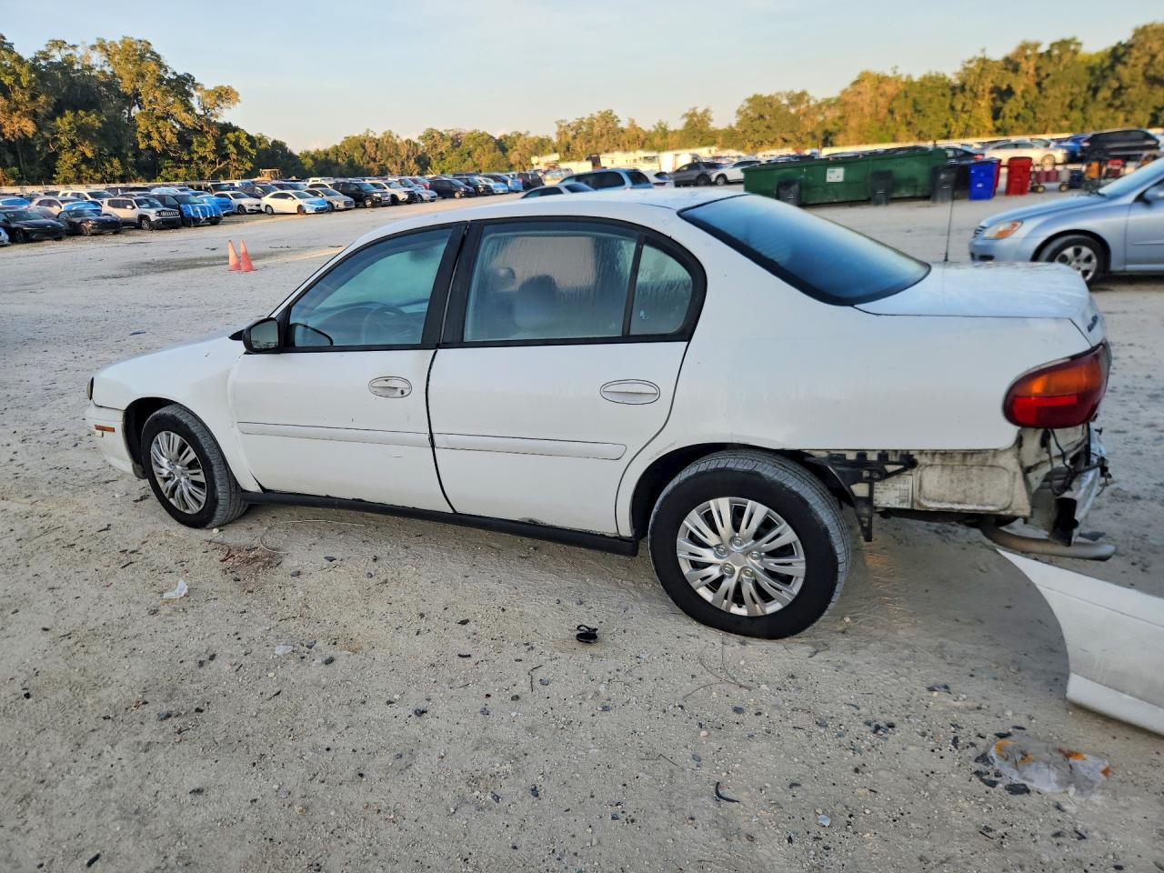 2003 Chevrolet Malibu White vin: 1G1ND52J33M639847