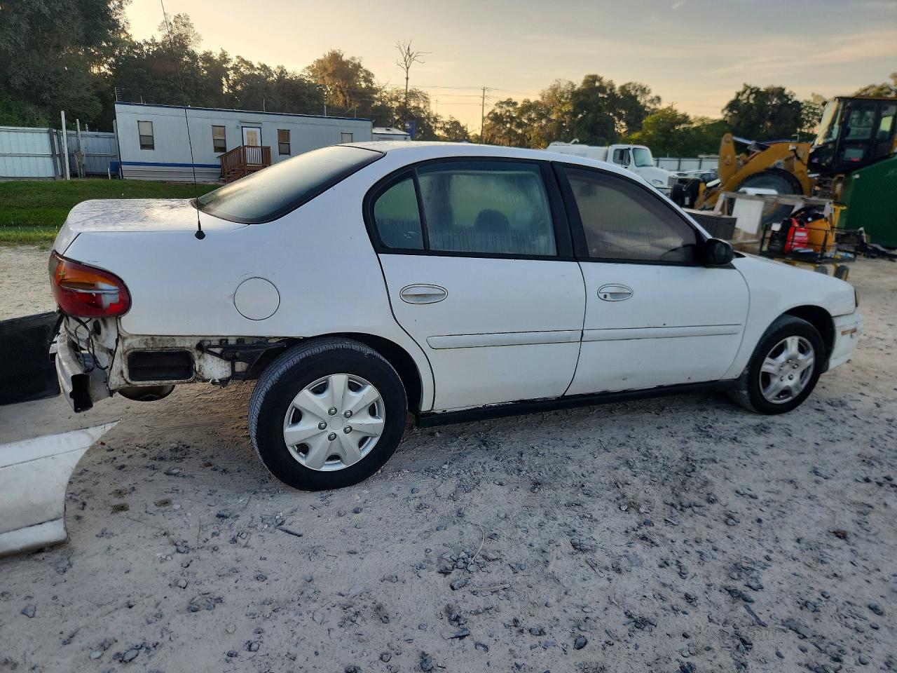 2003 Chevrolet Malibu White vin: 1G1ND52J33M639847