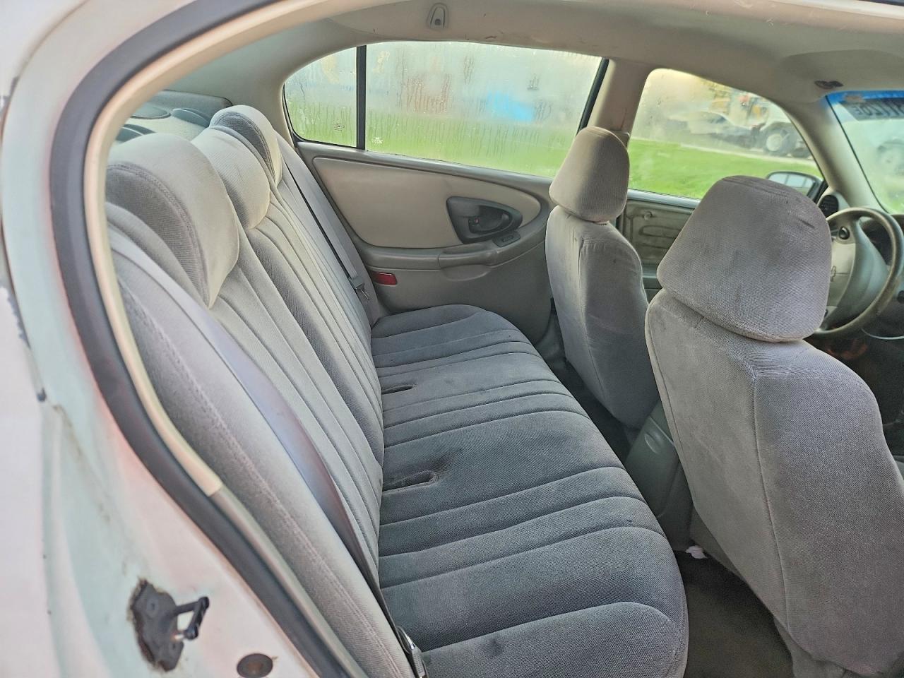 2003 Chevrolet Malibu White vin: 1G1ND52J33M639847