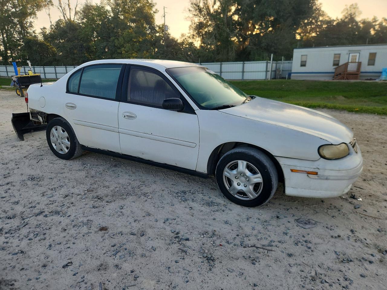 2003 Chevrolet Malibu White vin: 1G1ND52J33M639847
