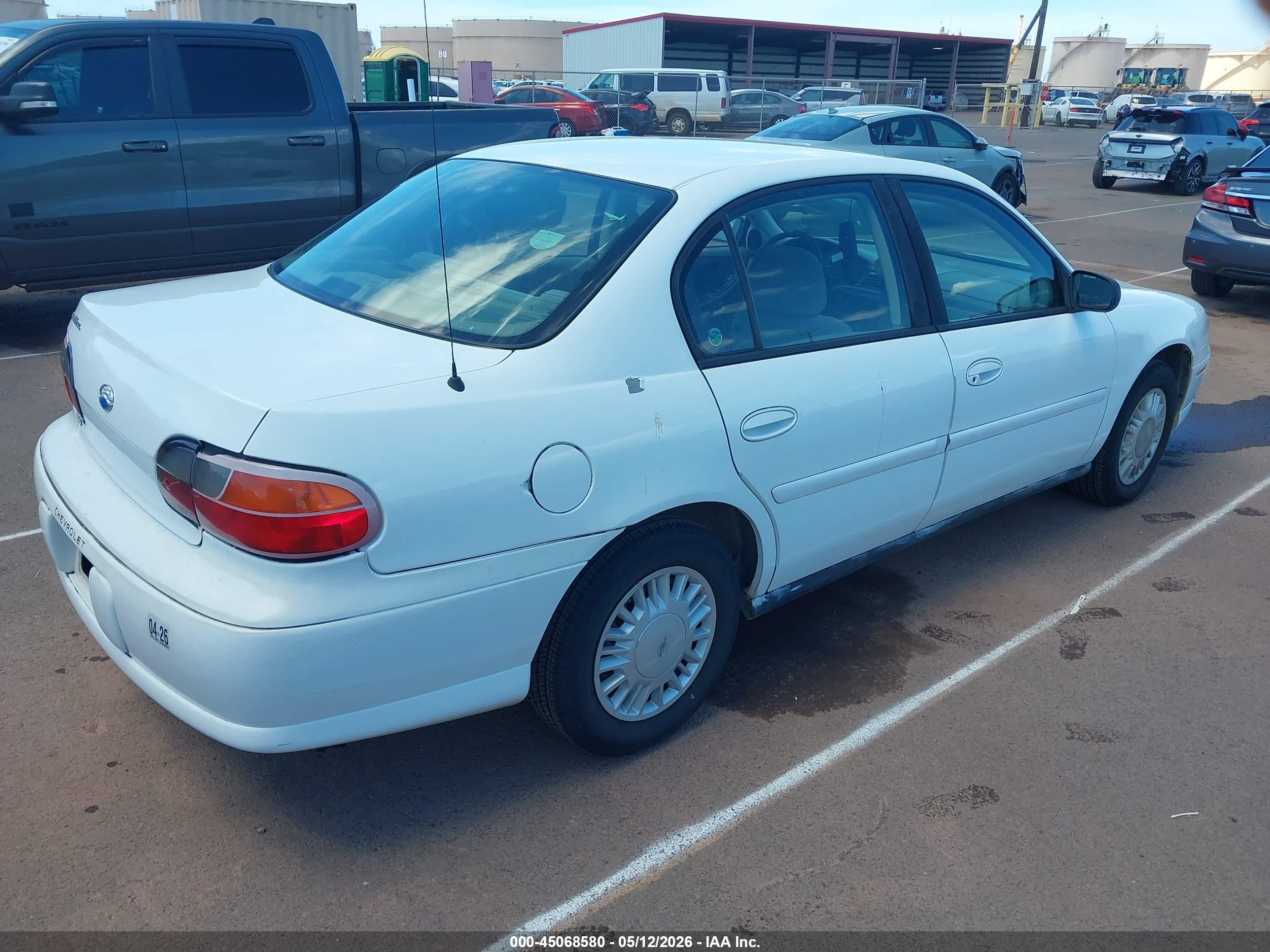 2002 Chevrolet Malibu   White vin: 1G1ND52J52M682875