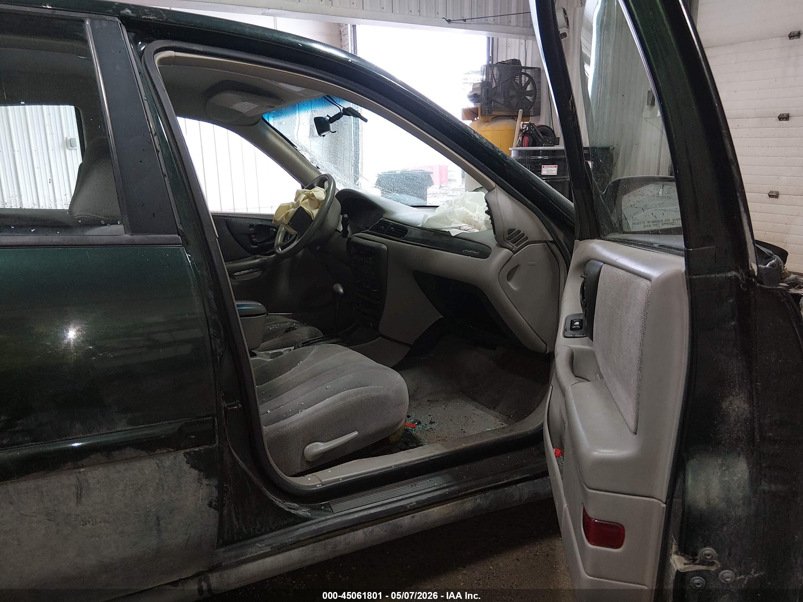 2002 Chevrolet Malibu   Green vin: 1G1ND52J52M694430