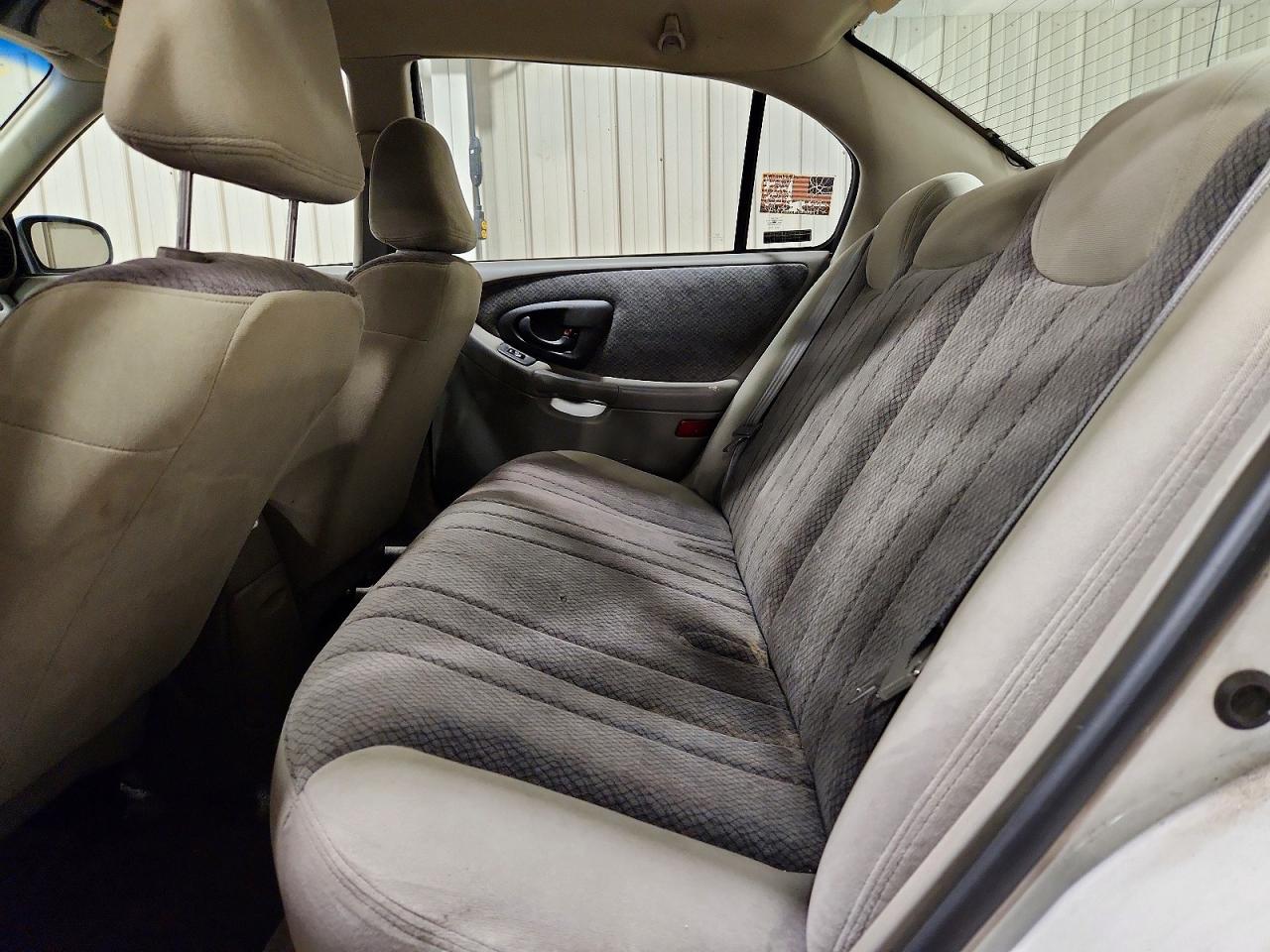 2000 Chevrolet Malibu White vin: 1G1ND52J5Y6335883