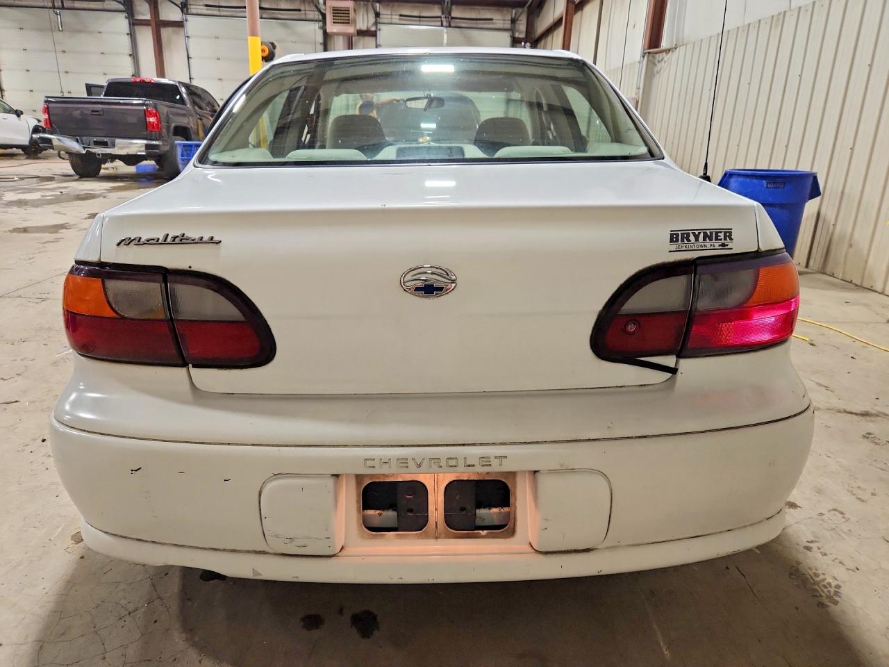 2000 Chevrolet Malibu White vin: 1G1ND52J5Y6335883