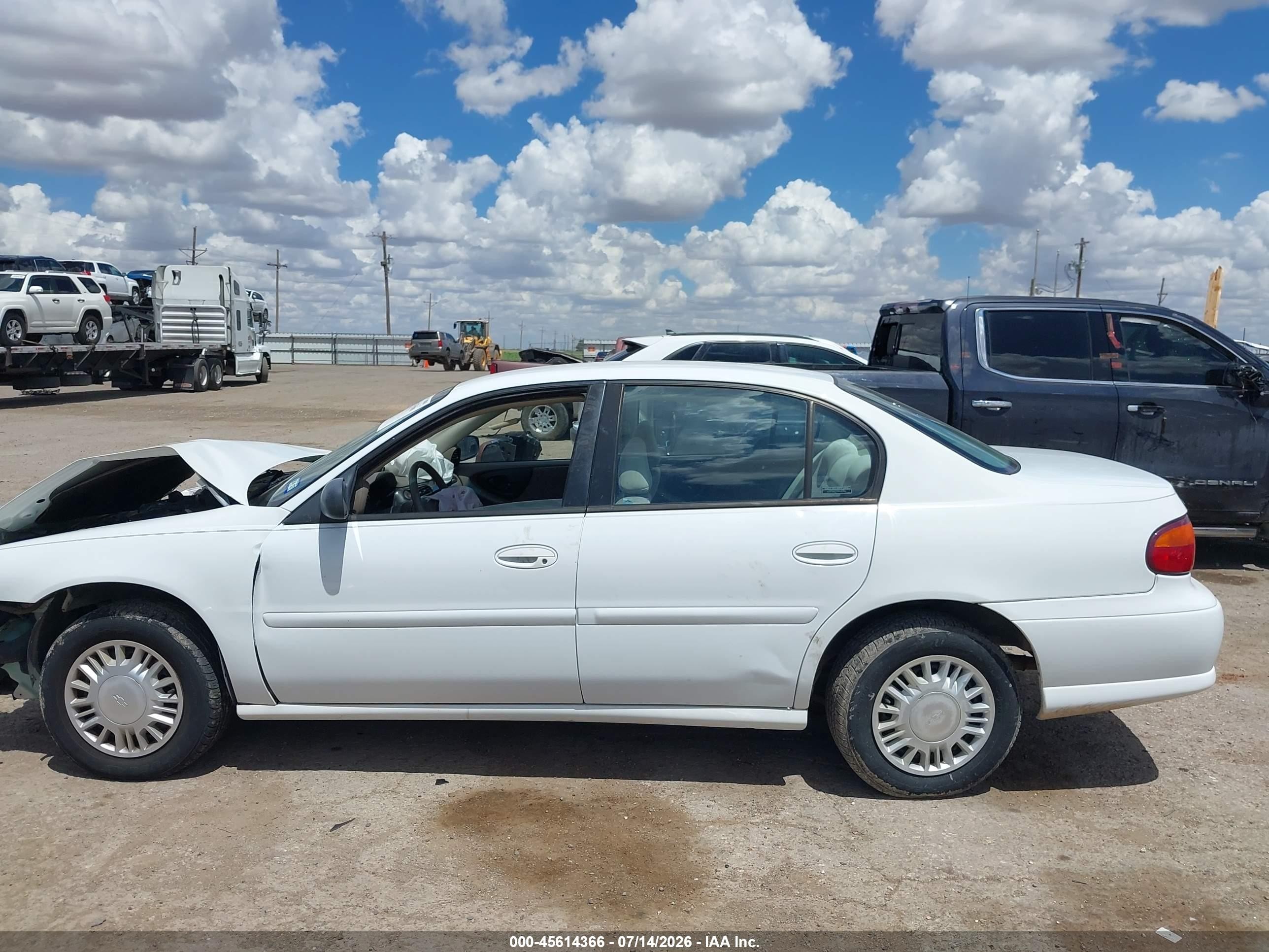 2000 Chevrolet Malibu   White vin: 1G1ND52J6Y6259462