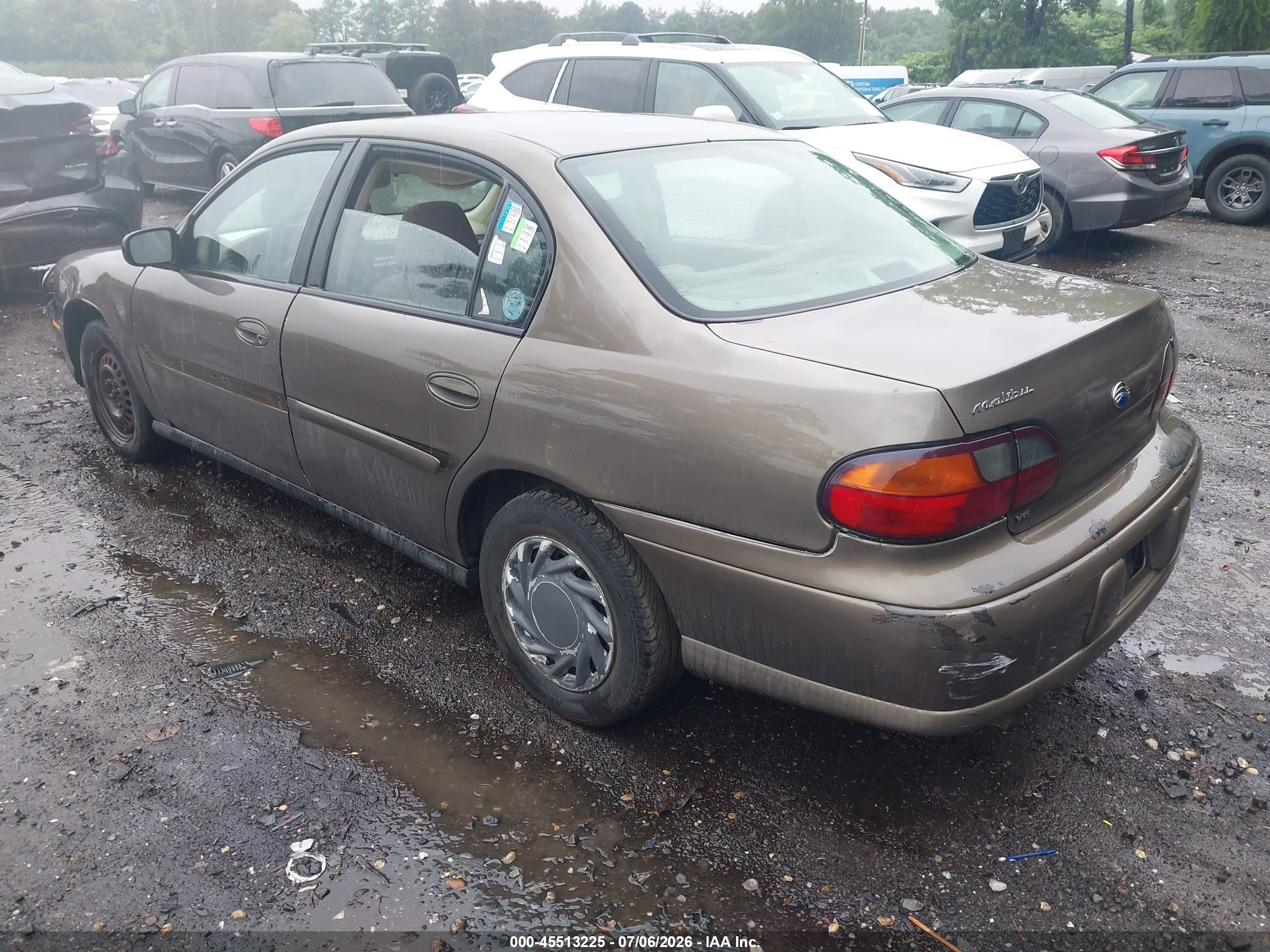 2002 Chevrolet Malibu   Brown vin: 1G1ND52J72M681825