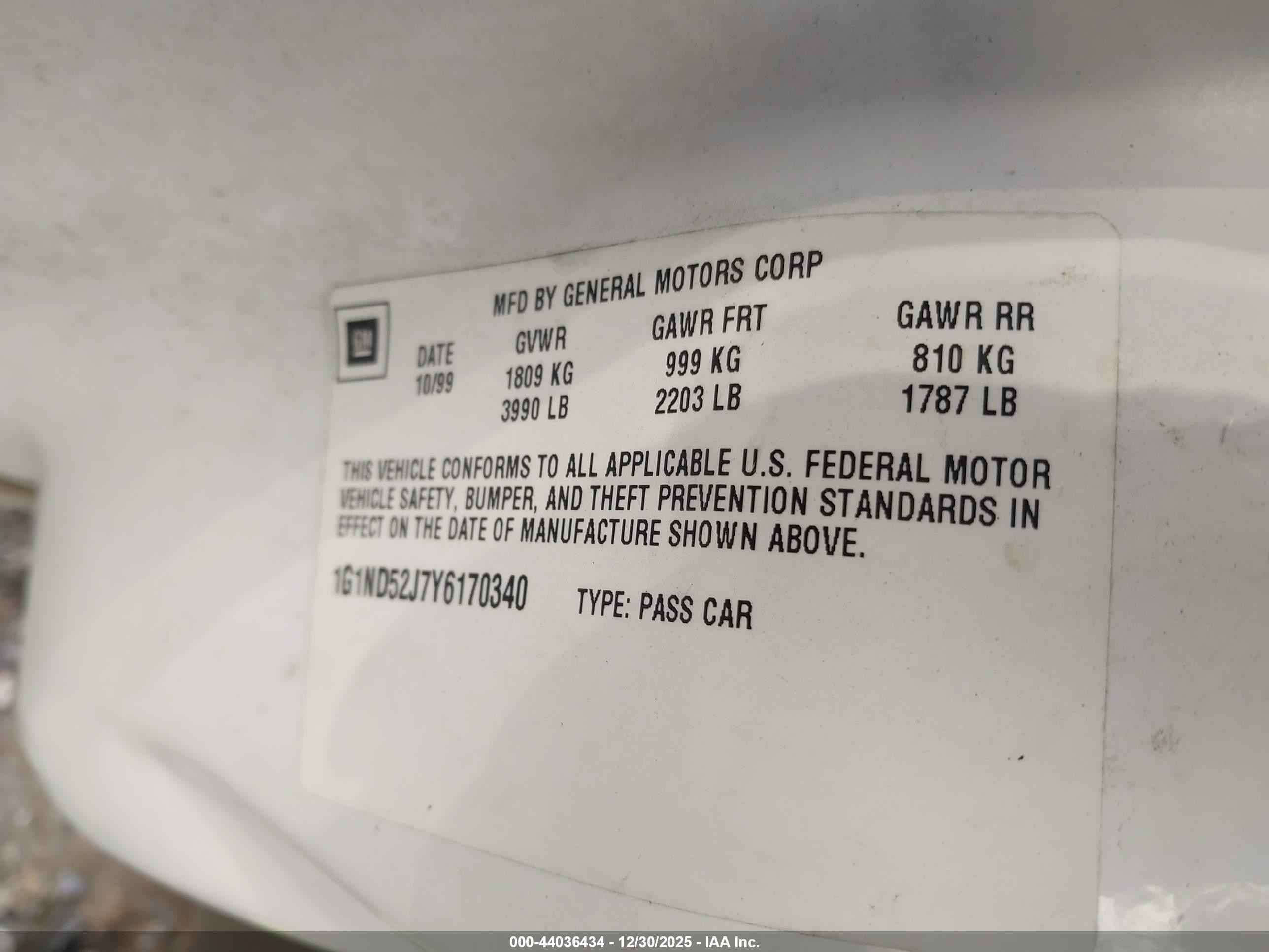2000 Chevrolet Malibu   White vin: 1G1ND52J7Y6170340