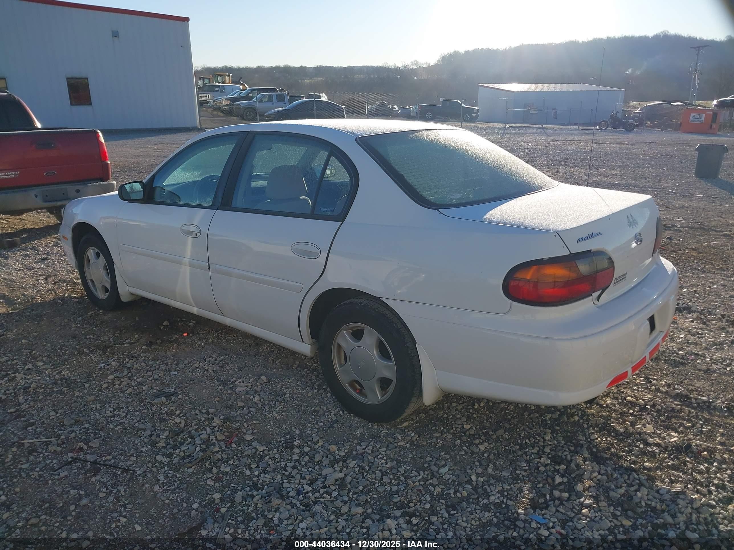 2000 Chevrolet Malibu   White vin: 1G1ND52J7Y6170340