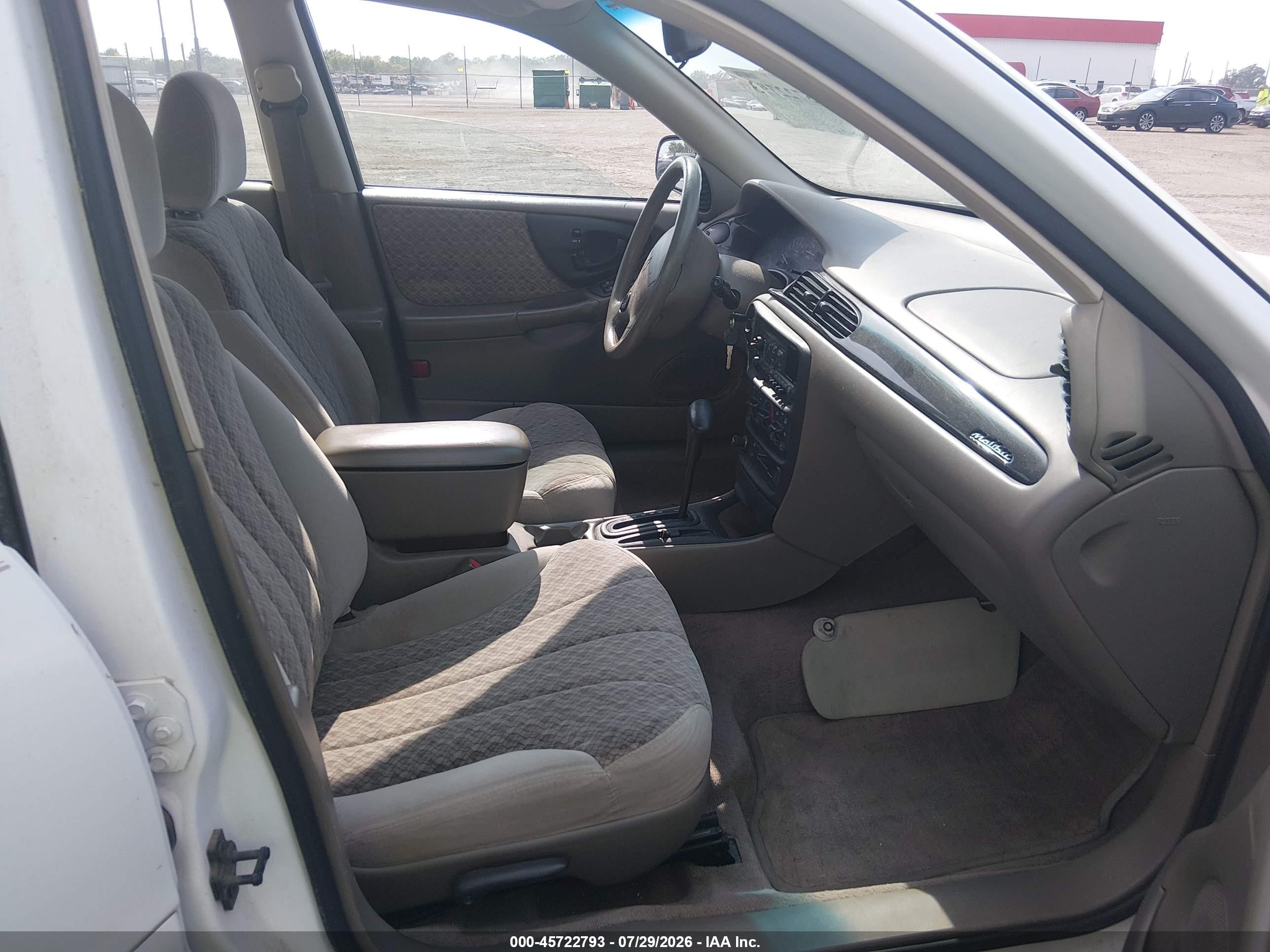 2000 Chevrolet Malibu   White vin: 1G1ND52J8Y6170461