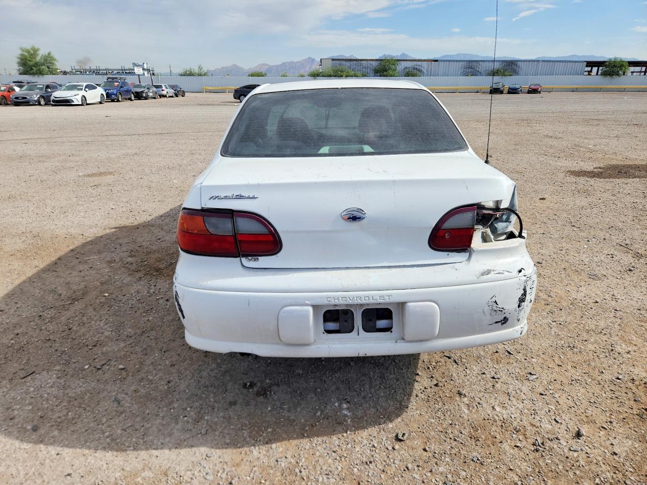 2001 Chevrolet Malibu White vin: 1G1ND52J916127320