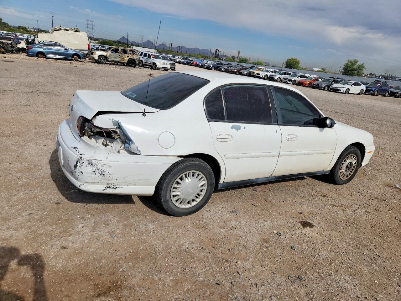 2001 Chevrolet Malibu White vin: 1G1ND52J916127320