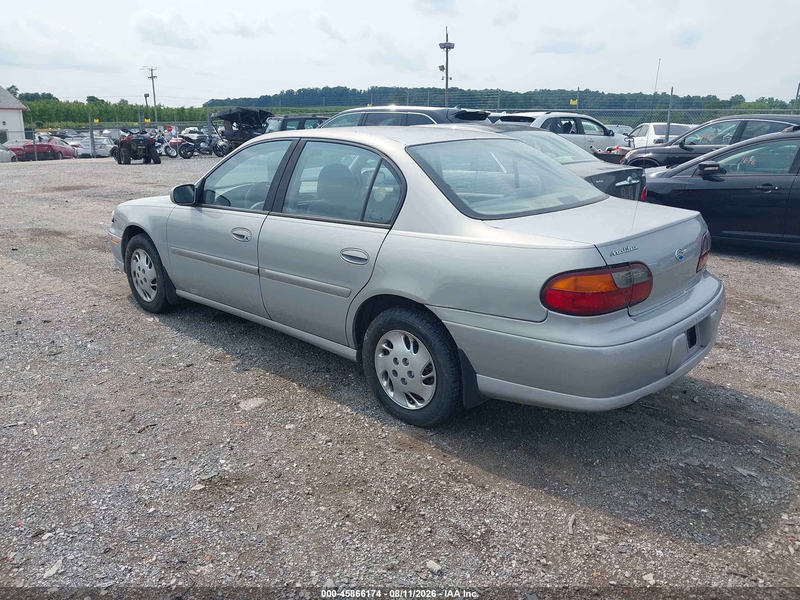 1998 Chevrolet Malibu   Silver vin: 1G1ND52M1W6135266