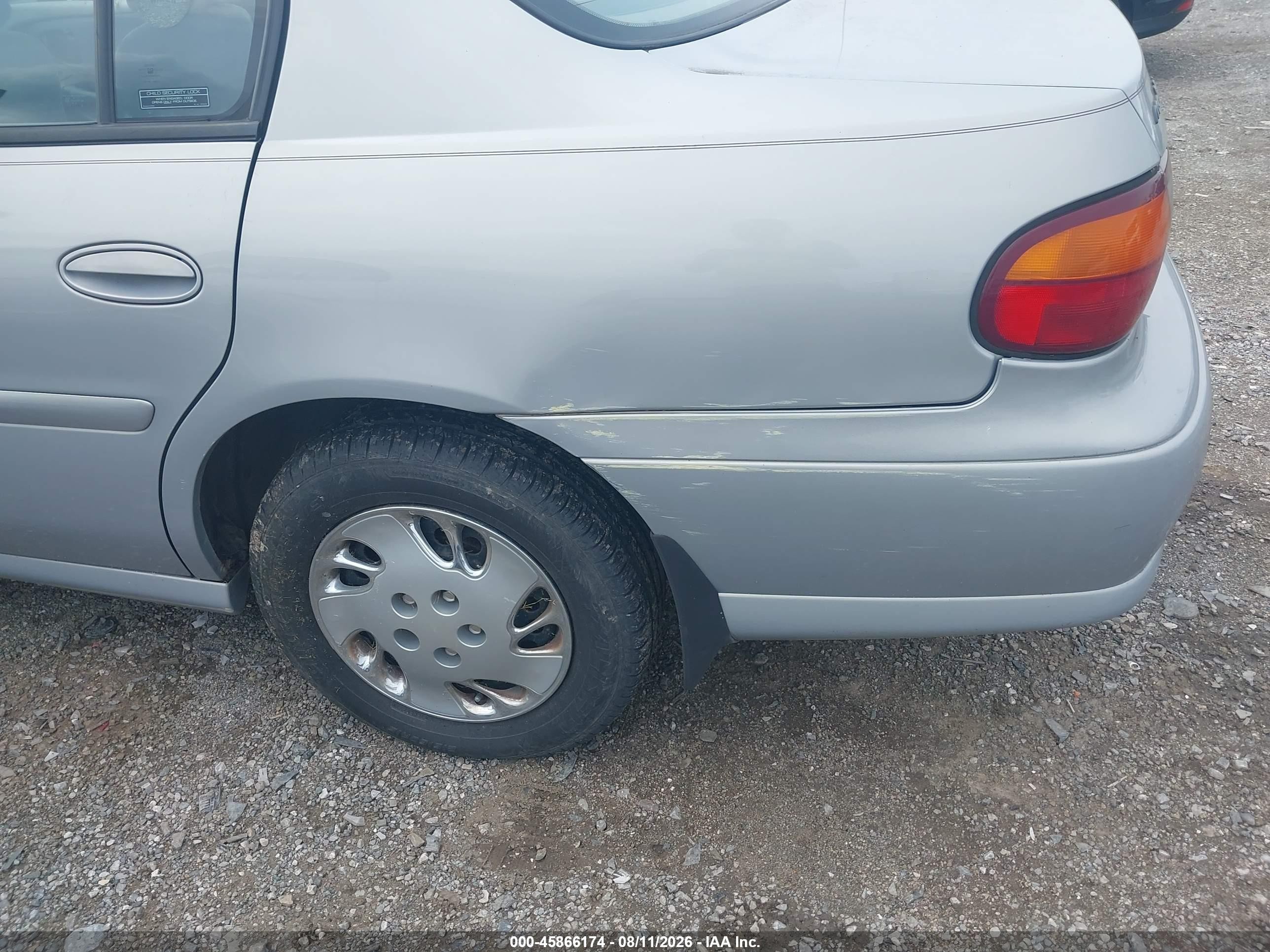 1998 Chevrolet Malibu   Silver vin: 1G1ND52M1W6135266