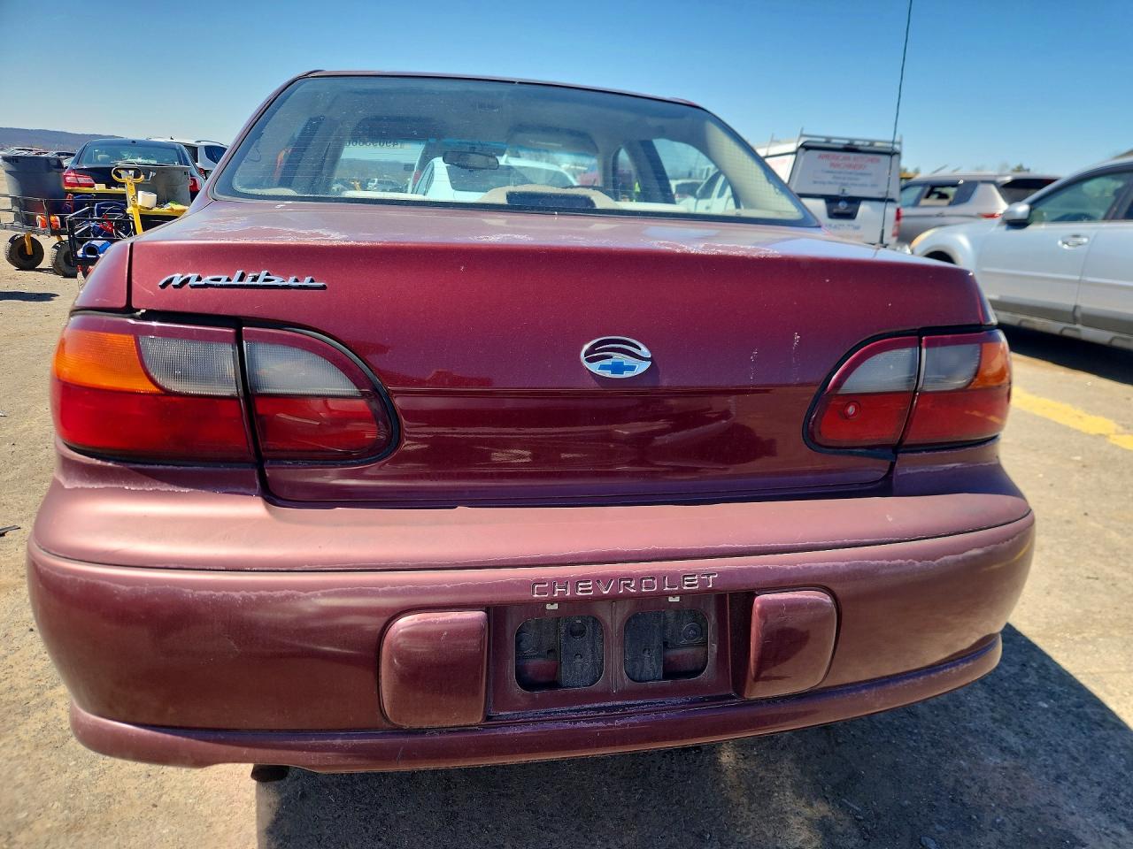 1998 Chevrolet Malibu Maroon vin: 1G1ND52M2W6258705