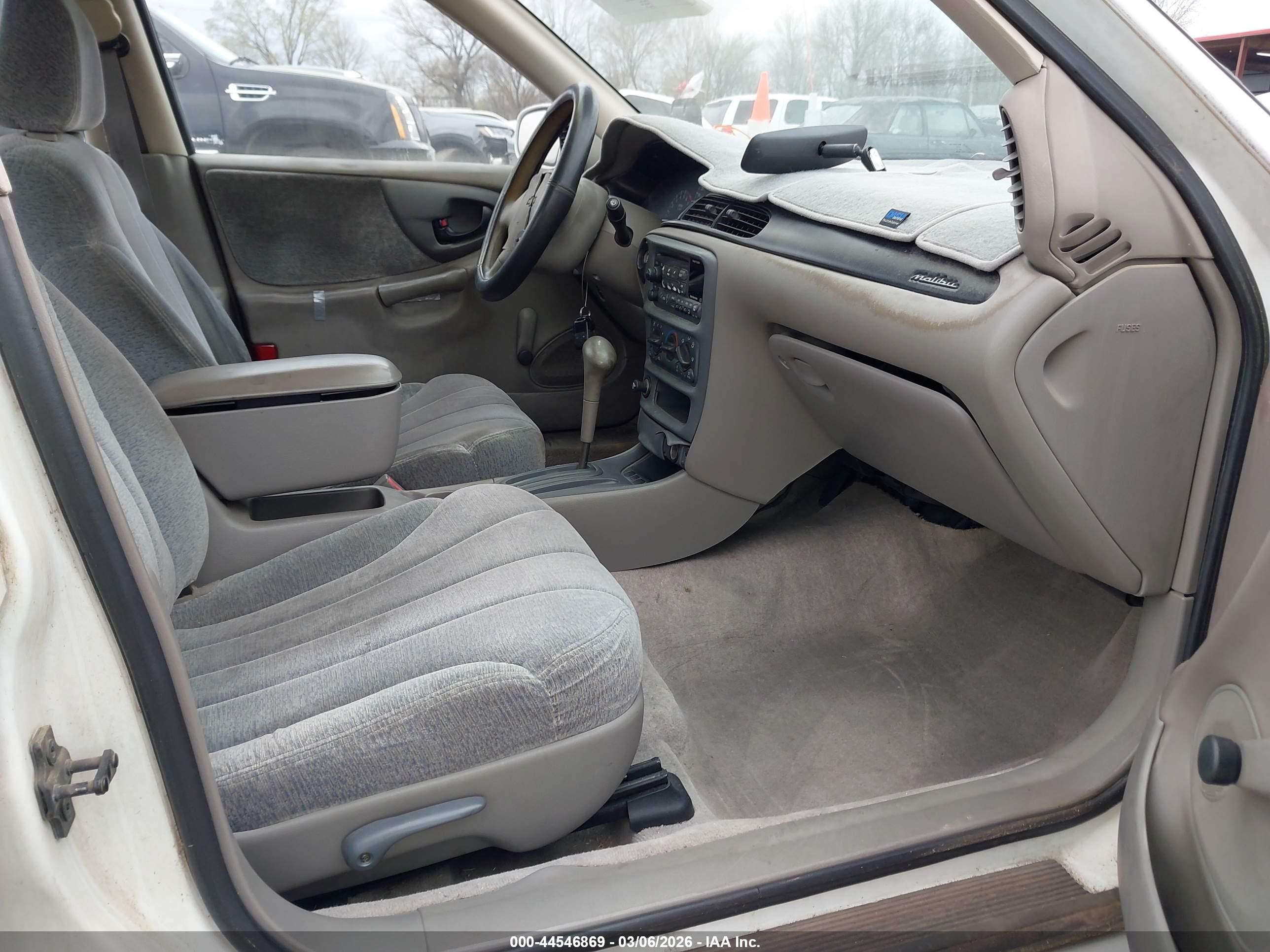 1997 Chevrolet Malibu   White vin: 1G1ND52M9V6152623