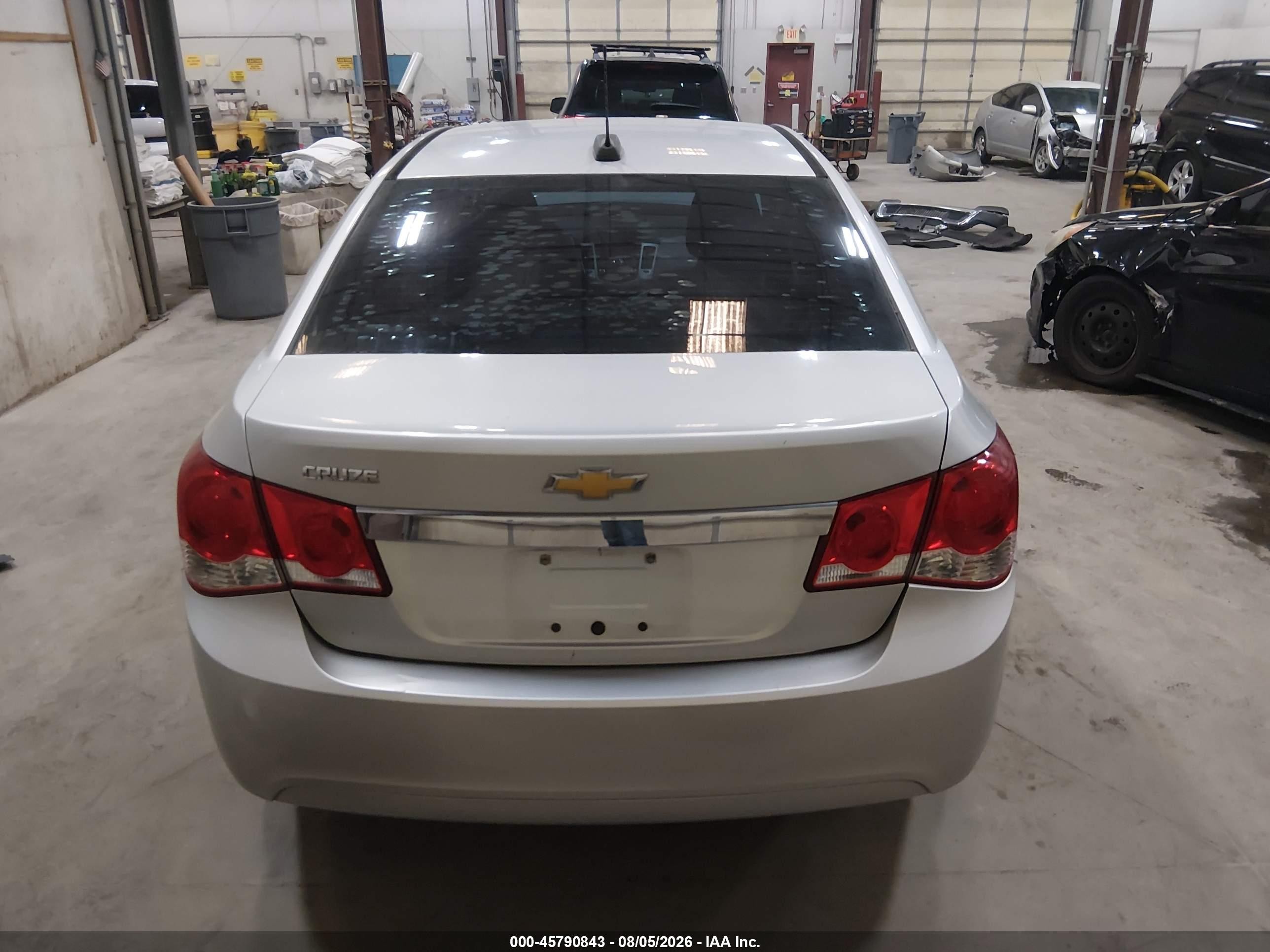 2015 Chevrolet Cruze L Manual Silver vin: 1G1P15SG8F7168934