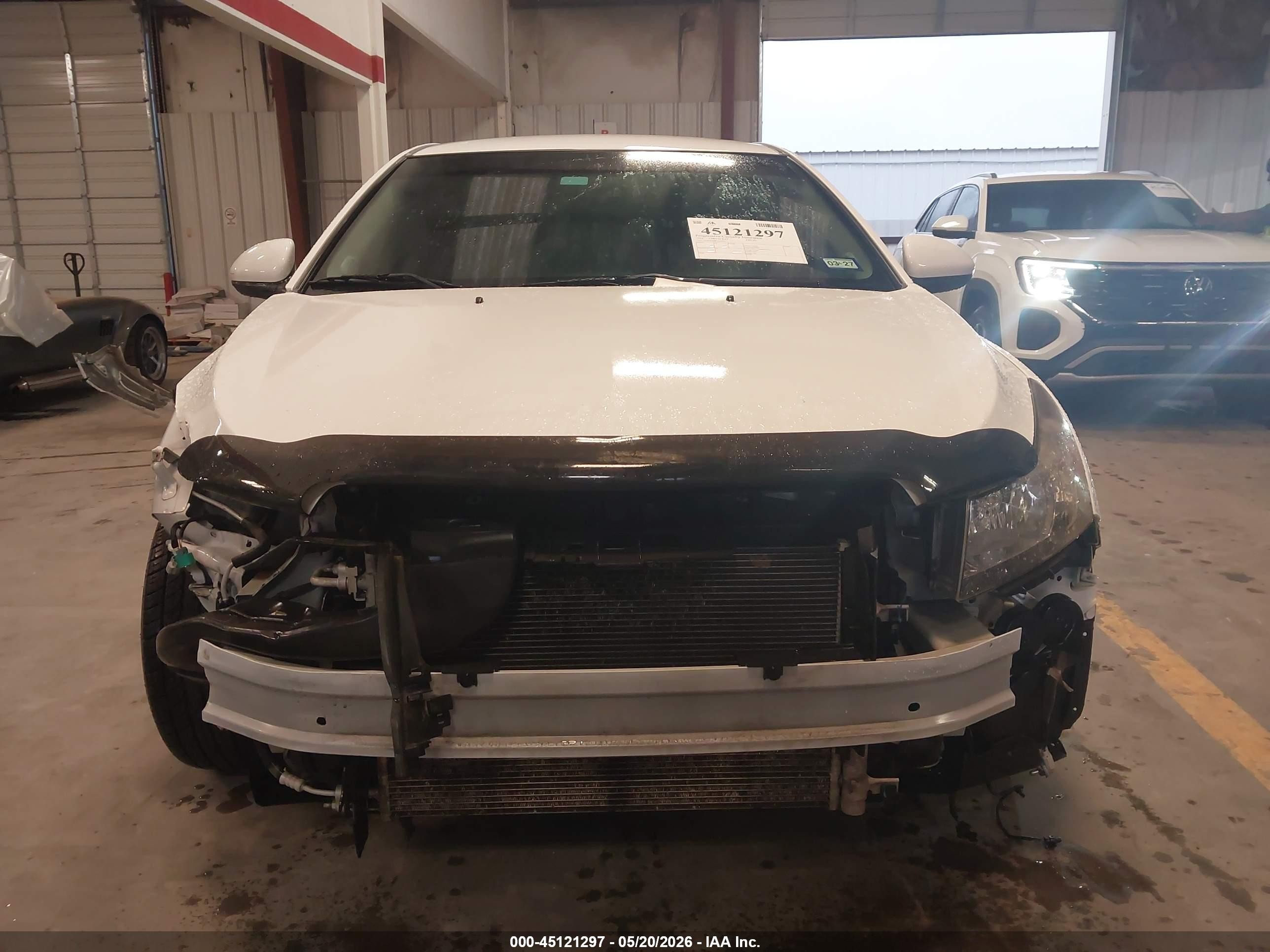 2014 Chevrolet Cruze Diesel White vin: 1G1P75SZ0E7101016