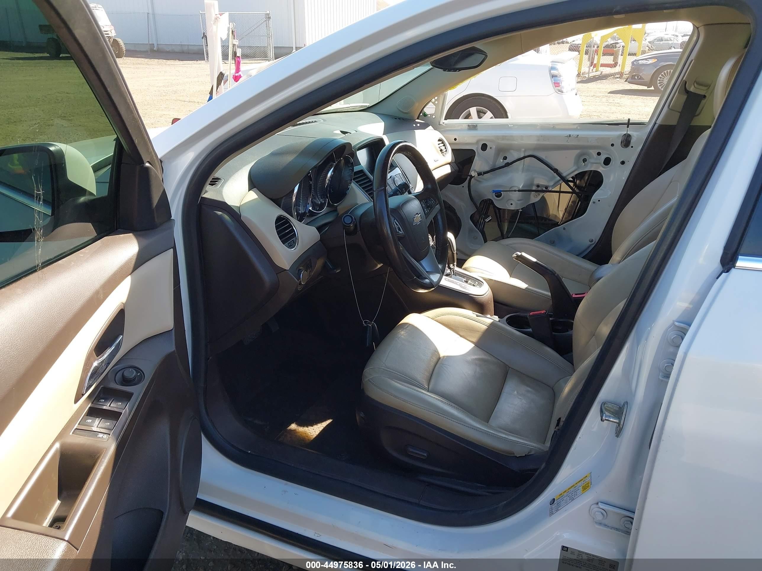 2014 Chevrolet Cruze Diesel White vin: 1G1P75SZ3E7100183