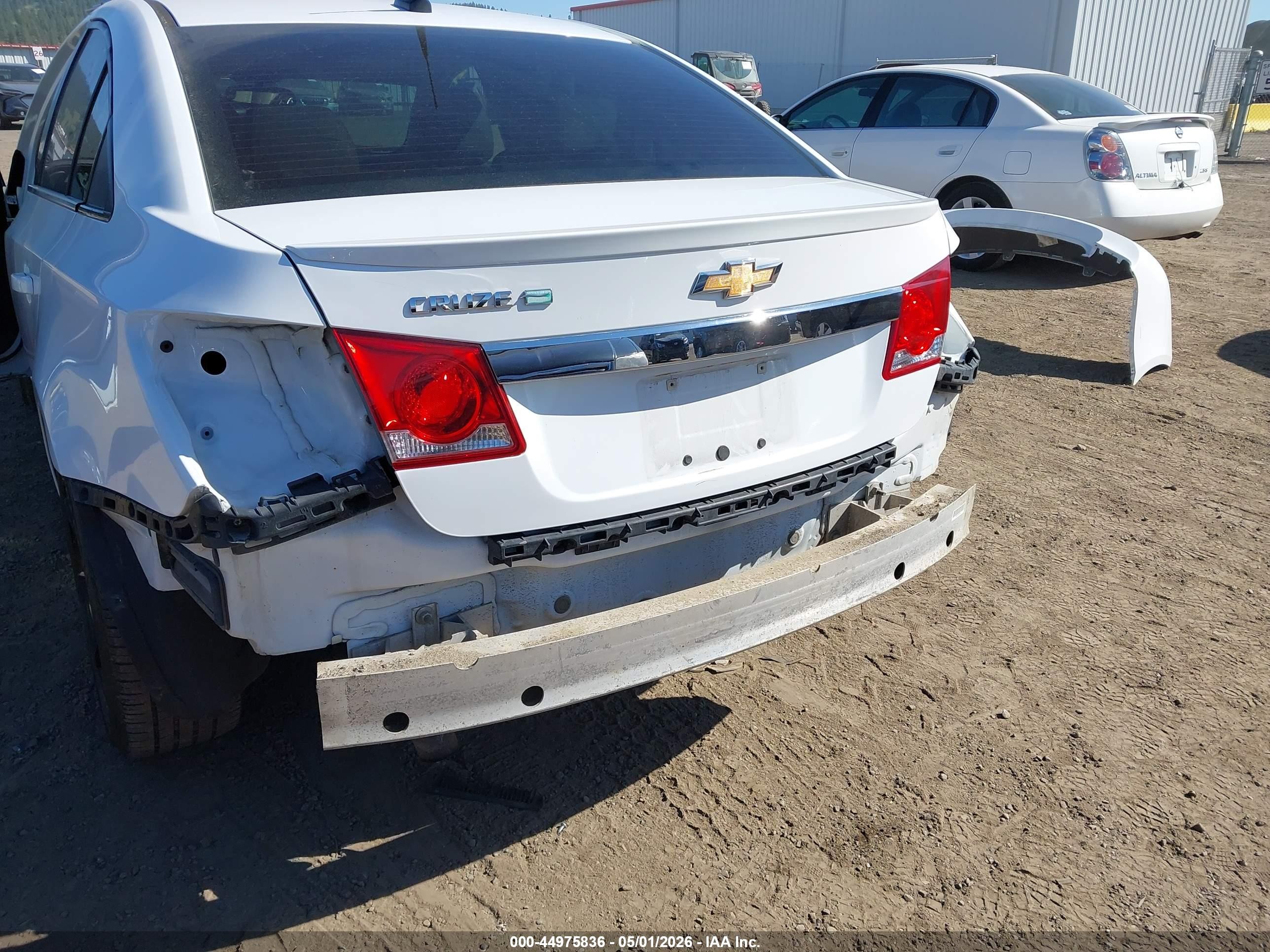 2014 Chevrolet Cruze Diesel White vin: 1G1P75SZ3E7100183