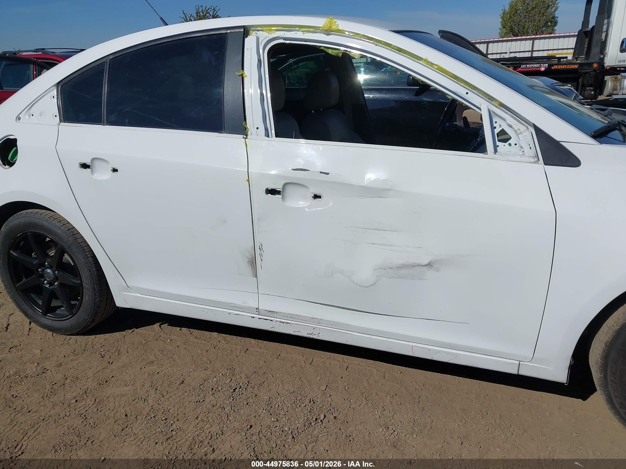 2014 Chevrolet Cruze Diesel White vin: 1G1P75SZ3E7100183