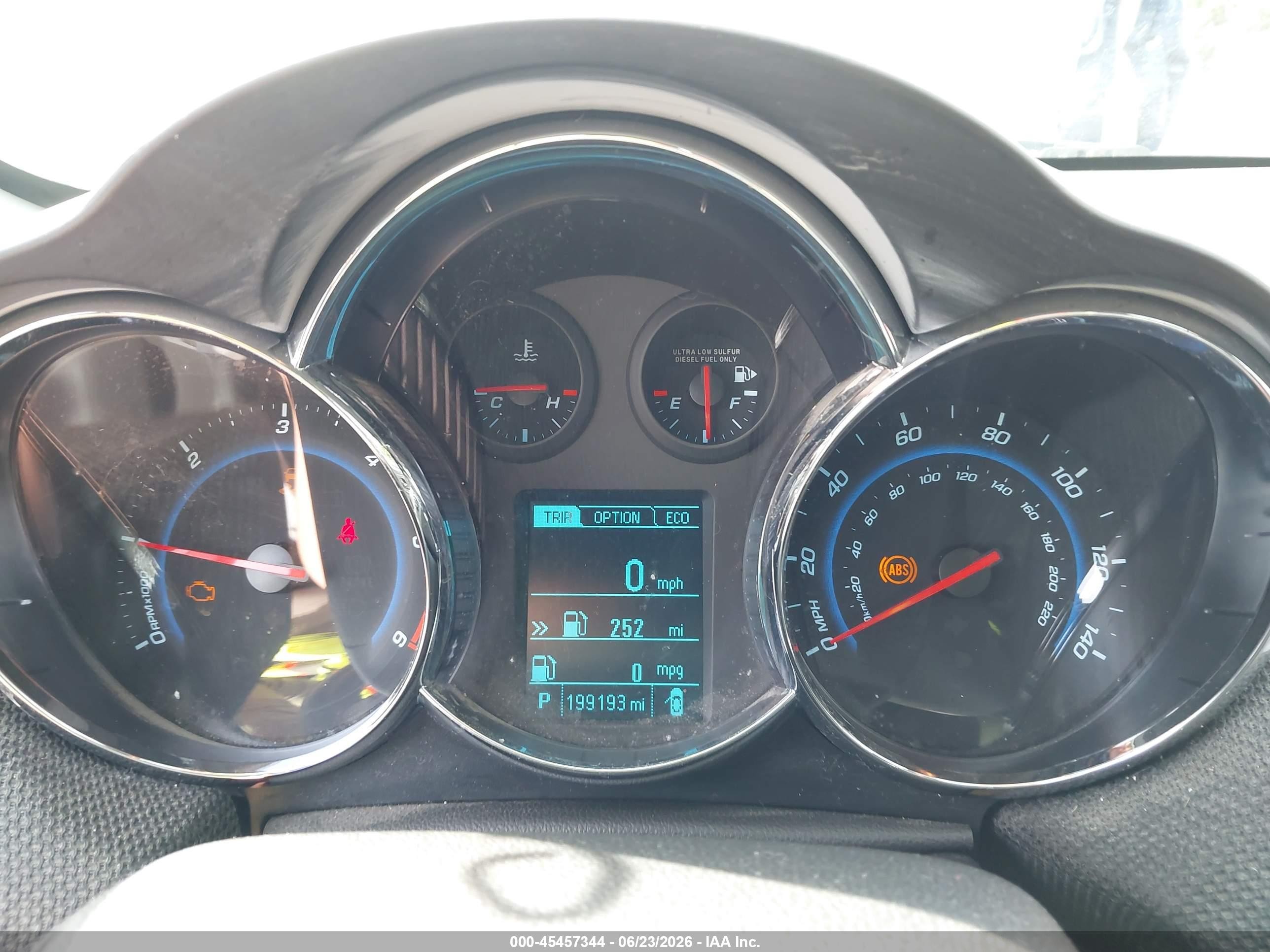 2014 Chevrolet Cruze Diesel Gold vin: 1G1P75SZ8E7186087