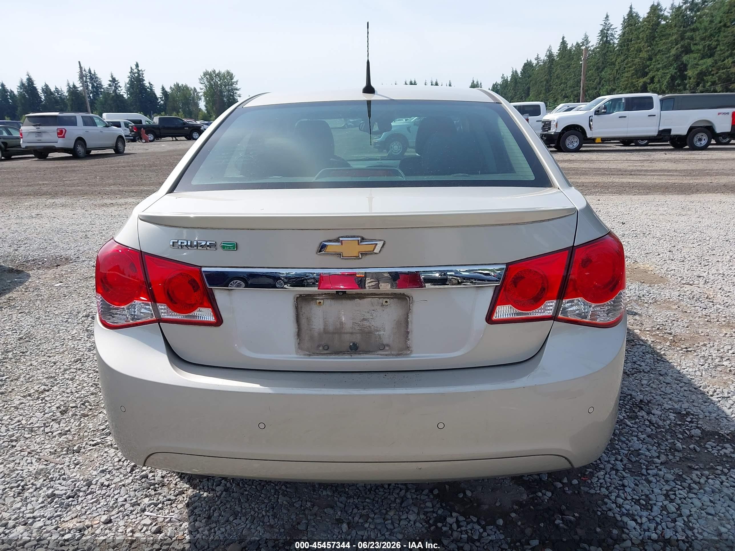2014 Chevrolet Cruze Diesel Gold vin: 1G1P75SZ8E7186087