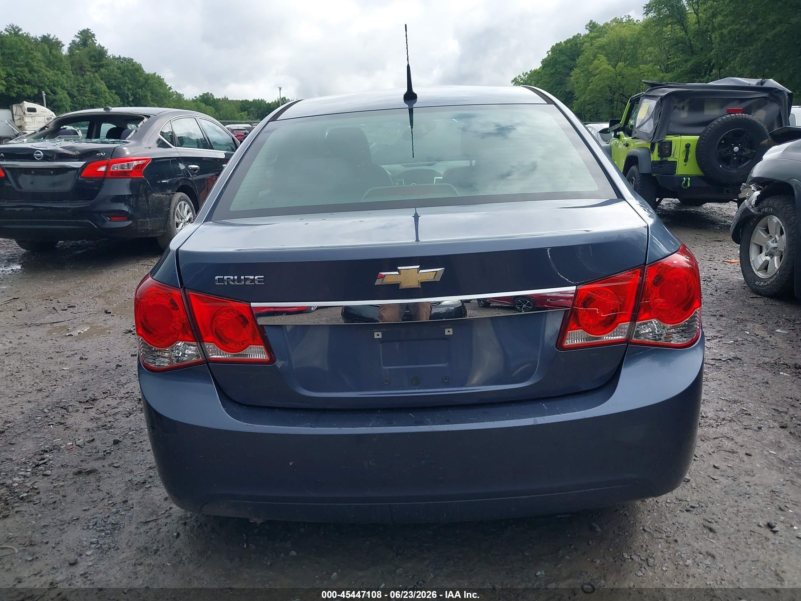 2013 Chevrolet Cruze Ls Auto Blue vin: 1G1PA5SG0D7211014