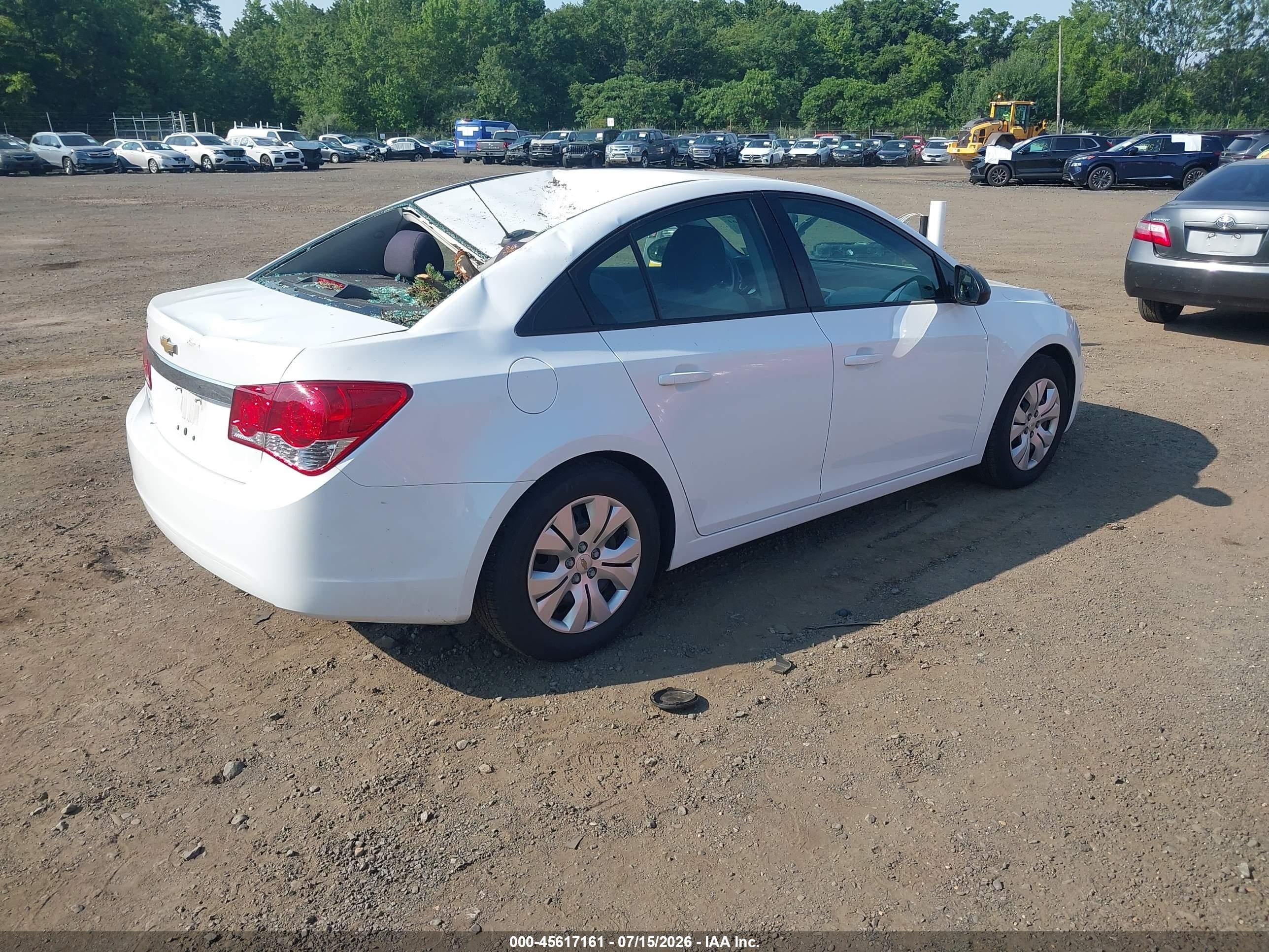 2015 Chevrolet Cruze Ls Auto White vin: 1G1PA5SG1F7148086