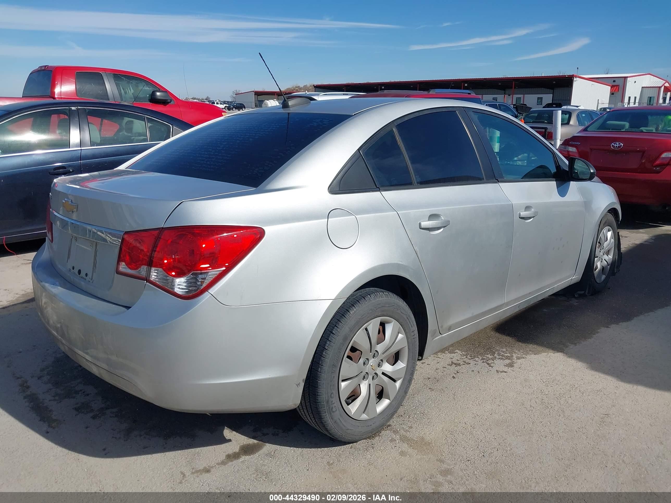 2015 Chevrolet Cruze Ls Auto Серебряный vin: 1G1PA5SG1F7235809