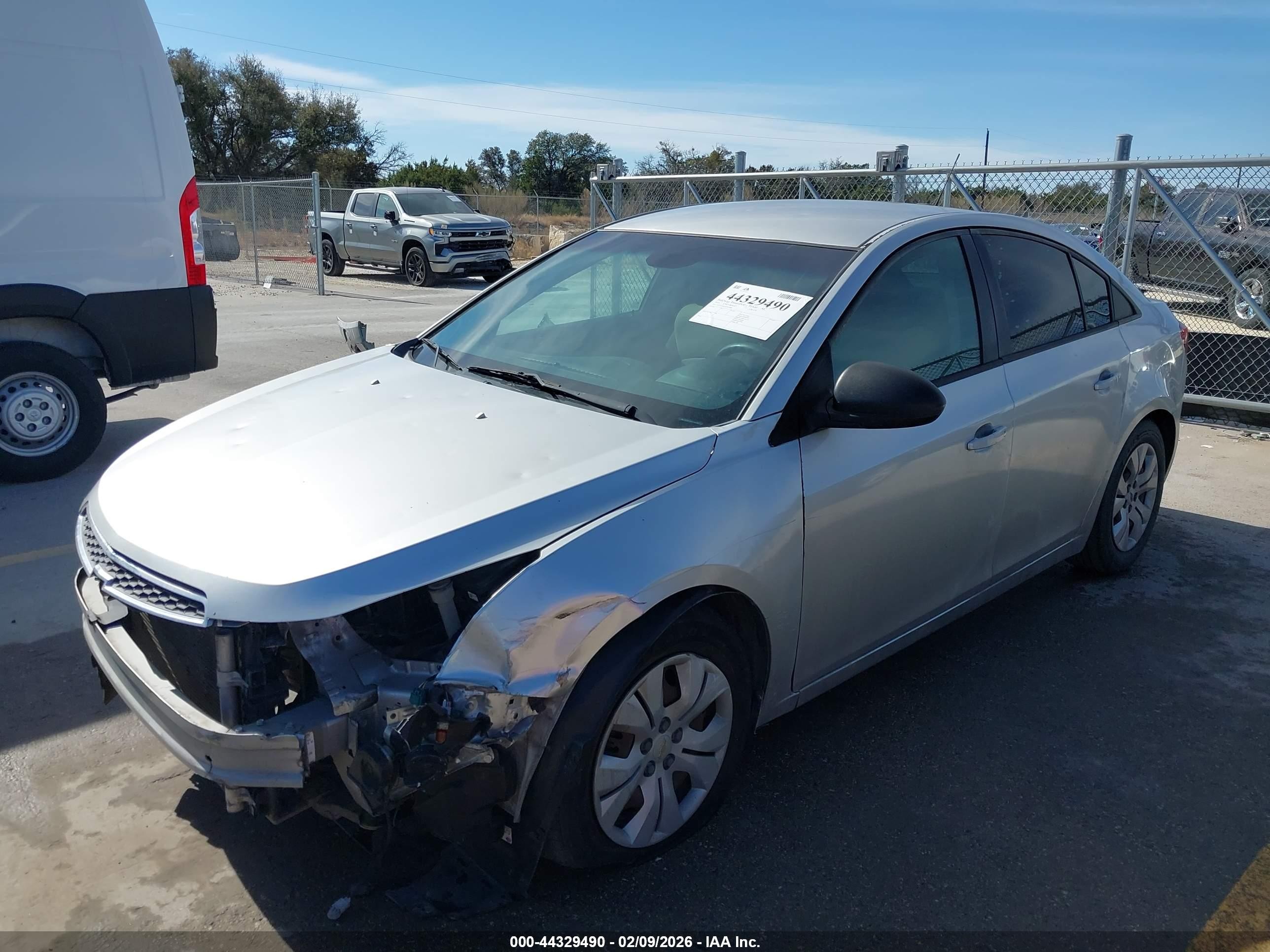 2015 Chevrolet Cruze Ls Auto Серебряный vin: 1G1PA5SG1F7235809