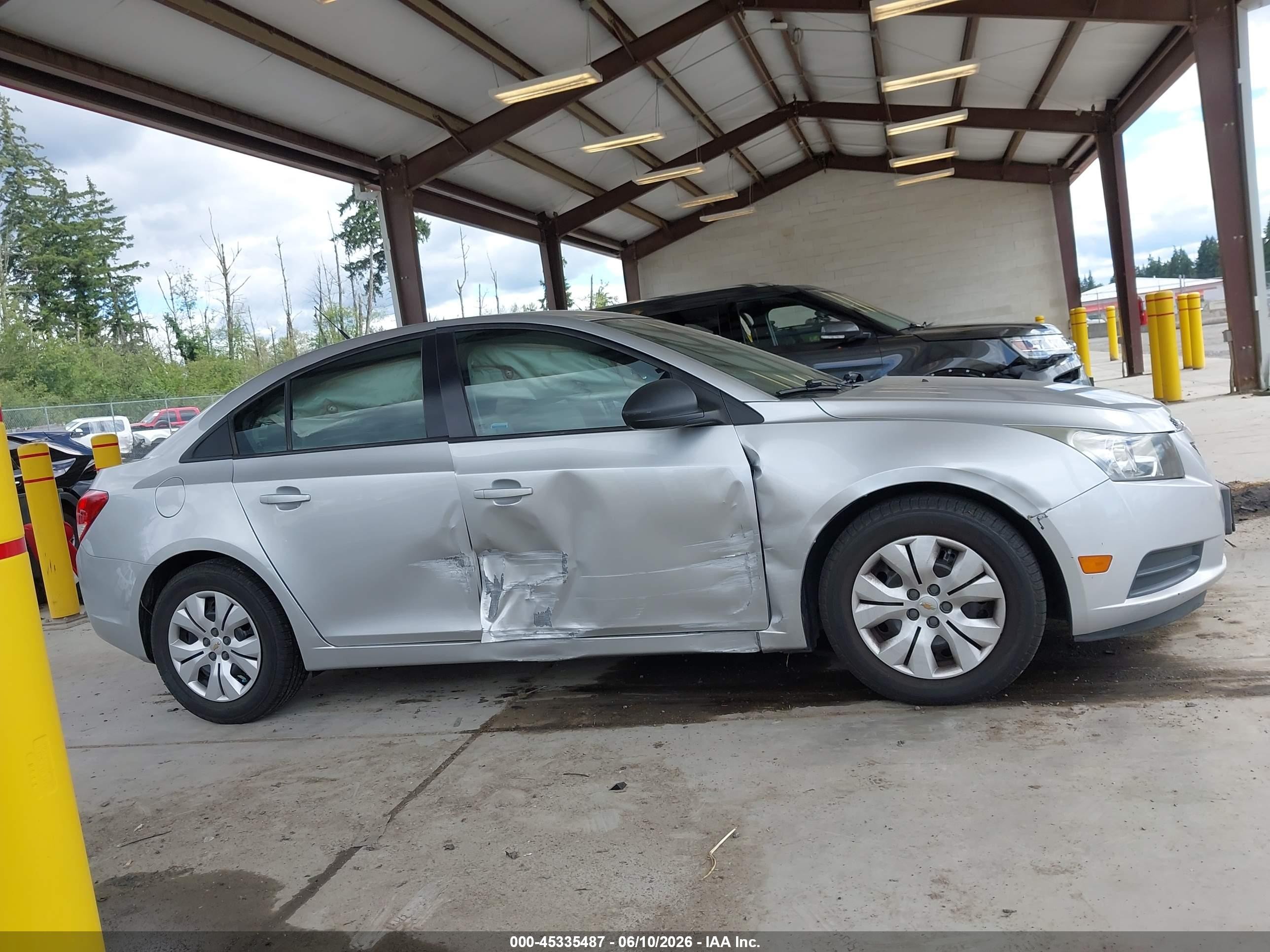 2013 Chevrolet Cruze Ls Auto Silver vin: 1G1PA5SG2D7164925