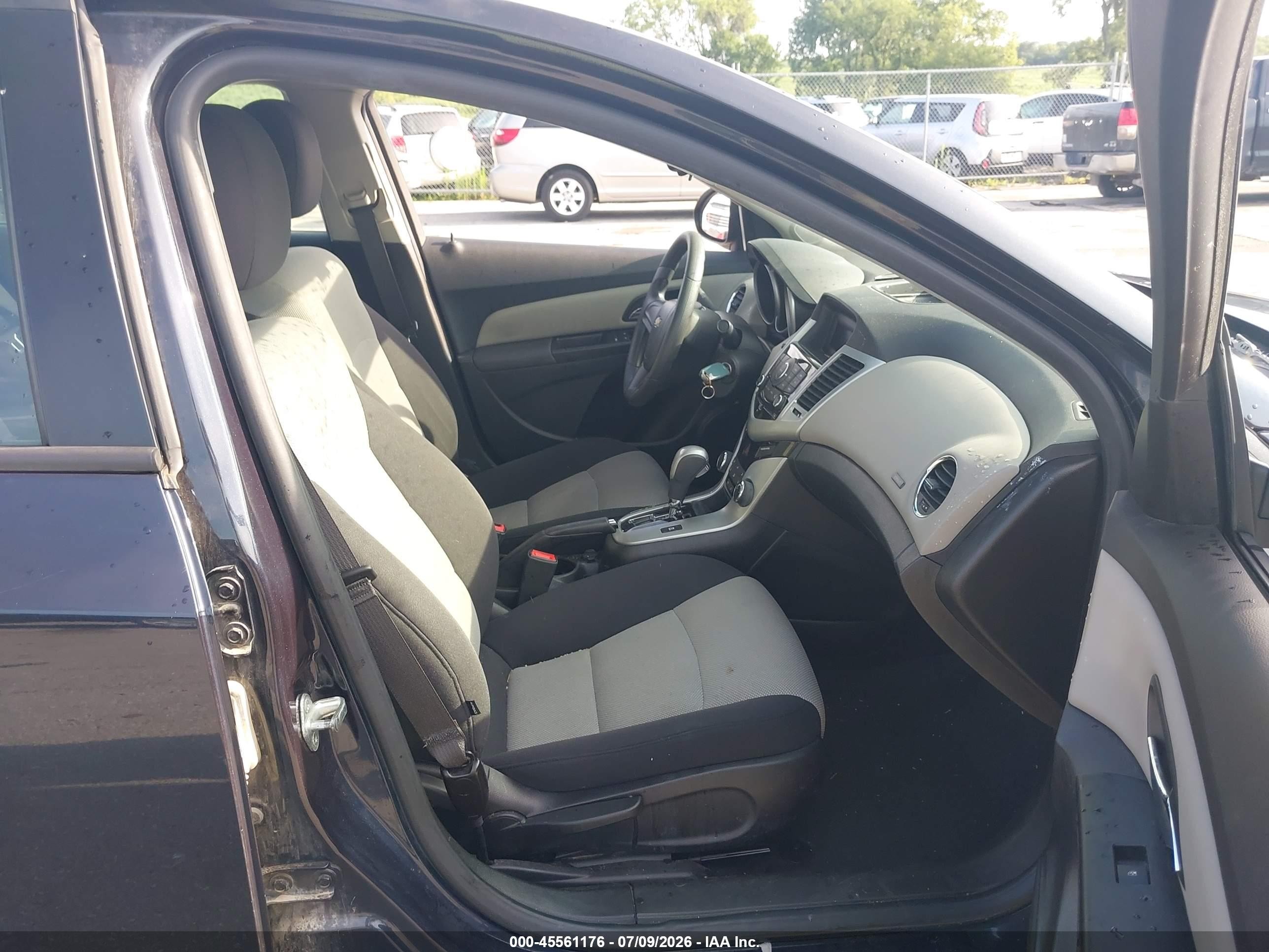 2014 Chevrolet Cruze Ls Auto Blue vin: 1G1PA5SG2E7174484