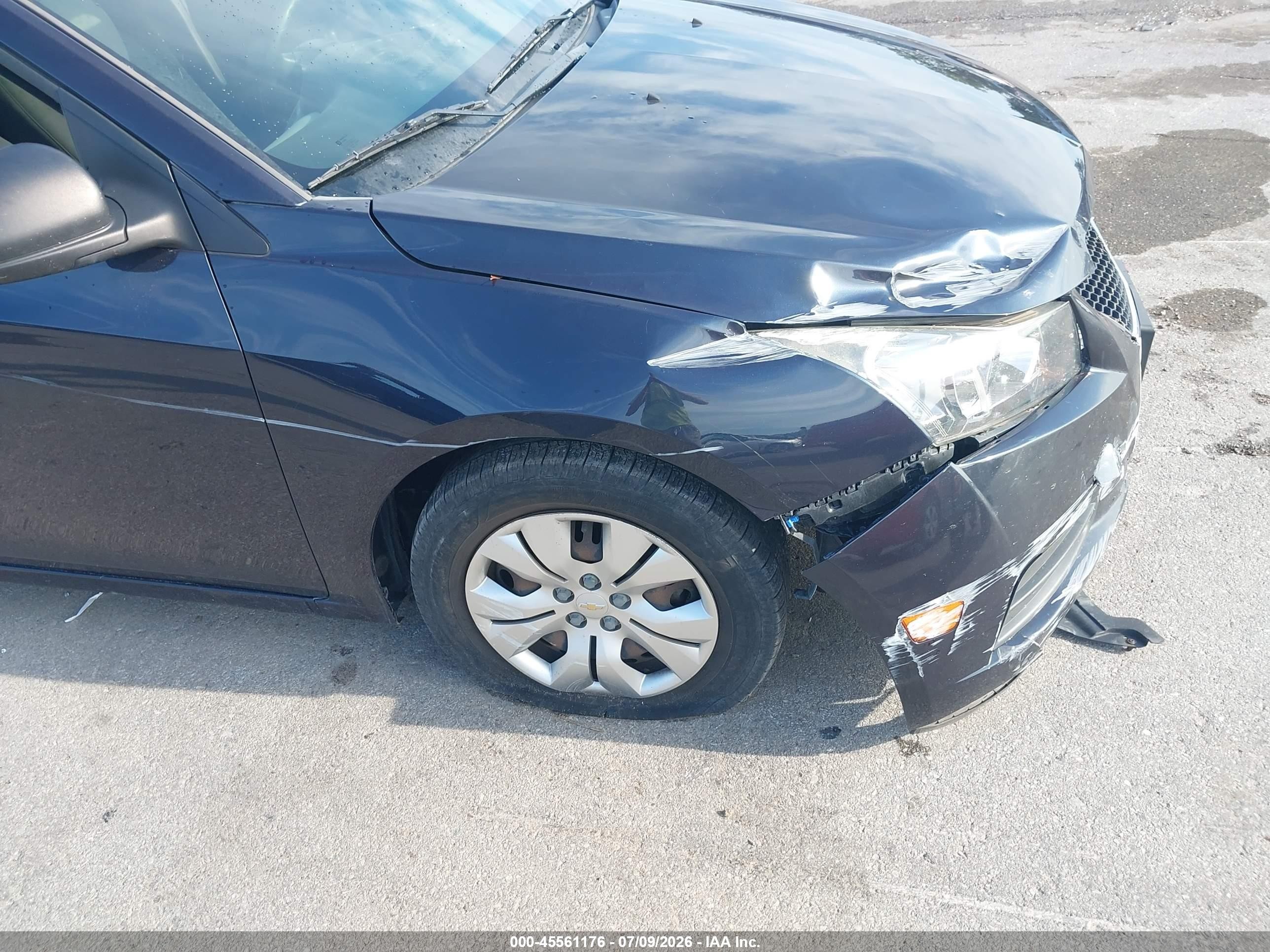 2014 Chevrolet Cruze Ls Auto Blue vin: 1G1PA5SG2E7174484