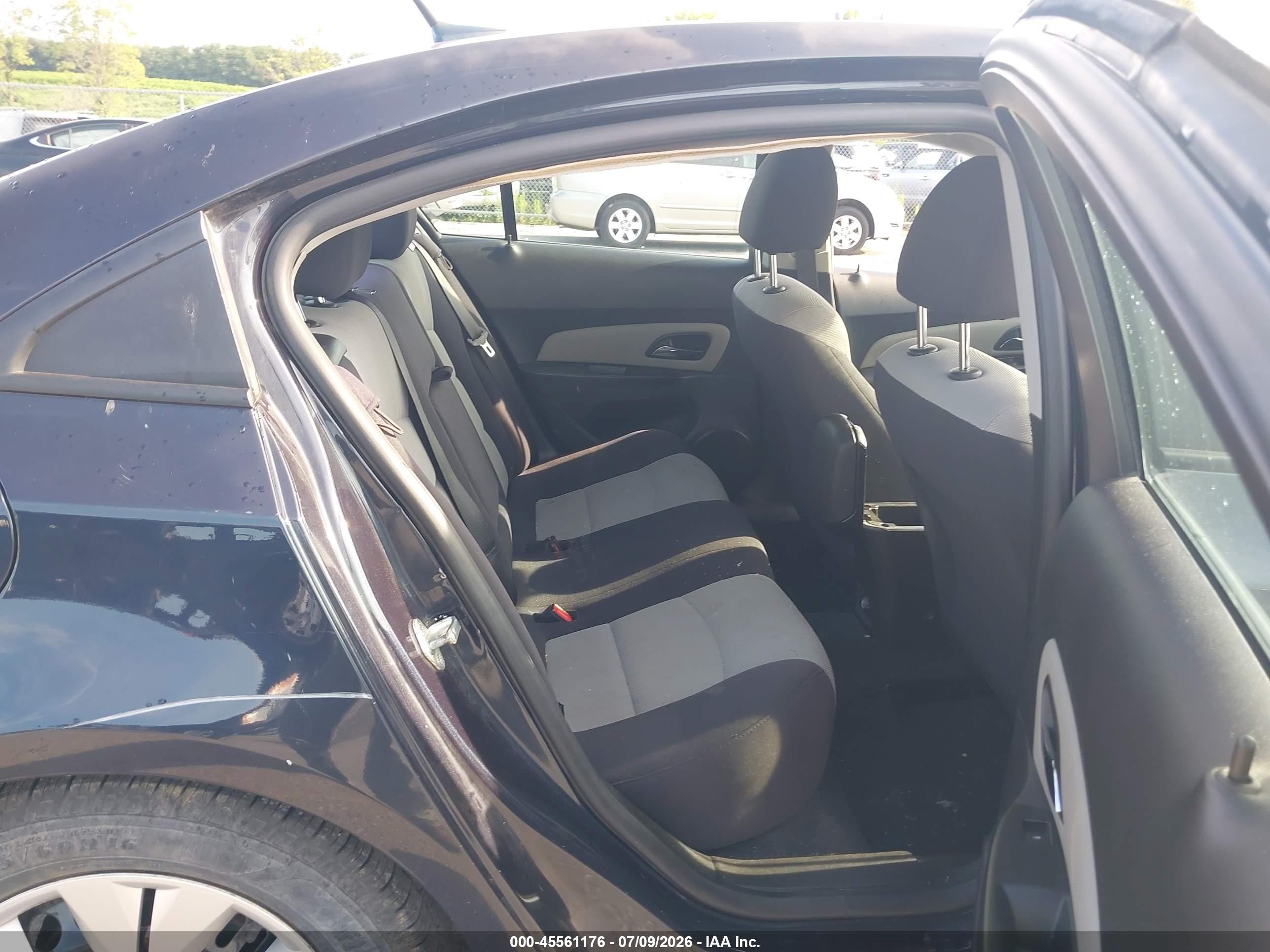 2014 Chevrolet Cruze Ls Auto Blue vin: 1G1PA5SG2E7174484
