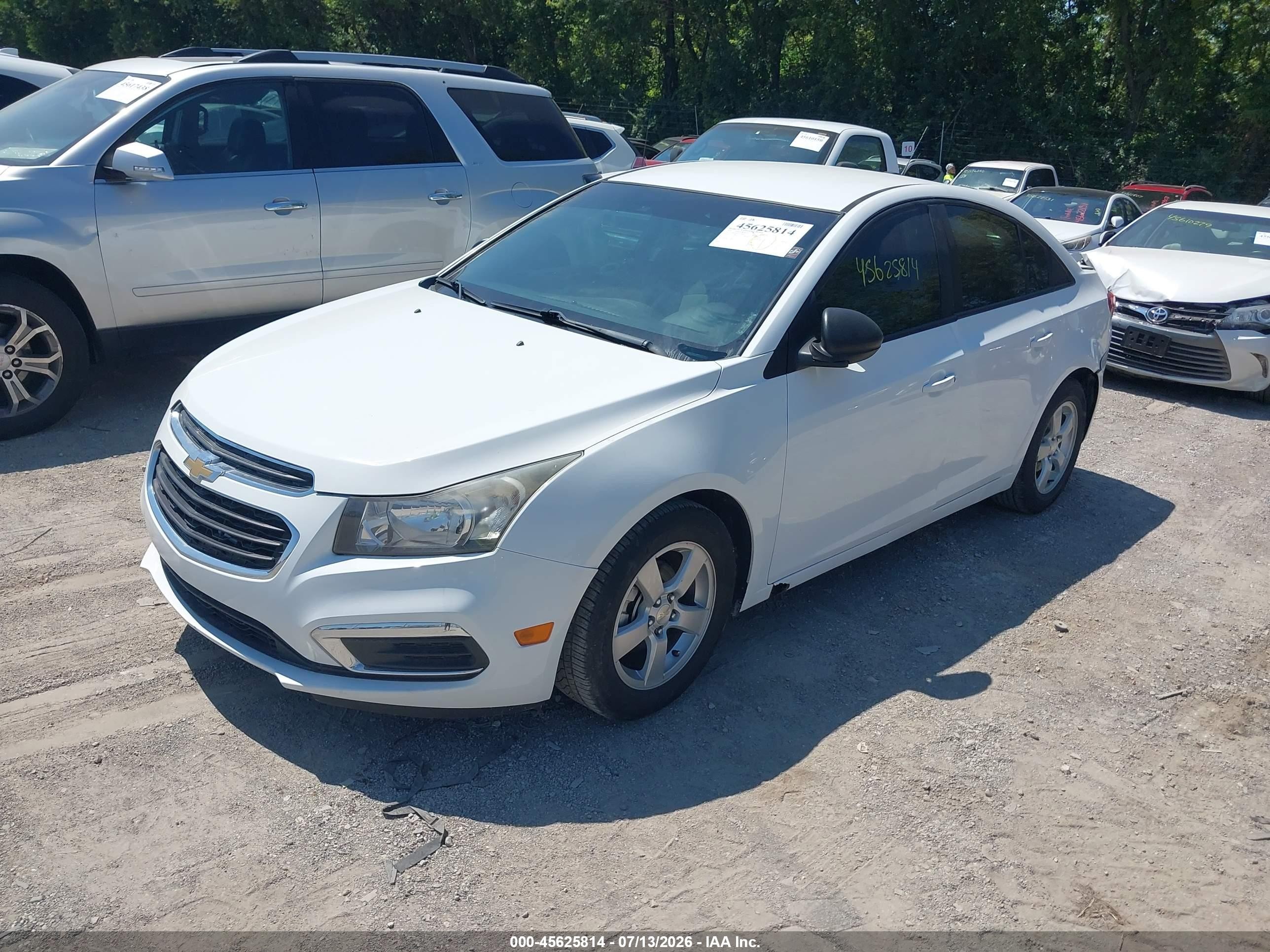 2015 Chevrolet Cruze Ls Auto White vin: 1G1PA5SG2F7254692