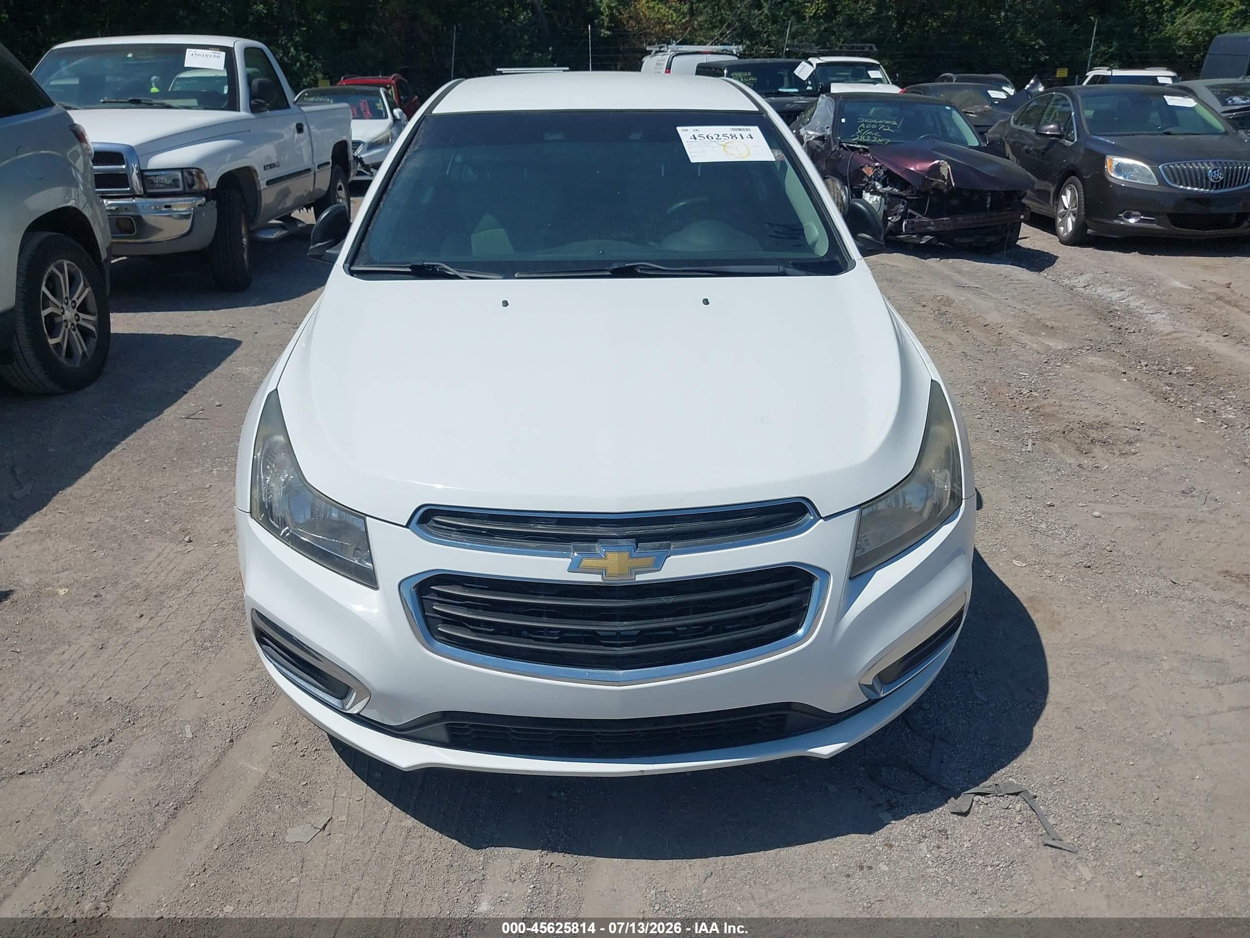 2015 Chevrolet Cruze Ls Auto White vin: 1G1PA5SG2F7254692