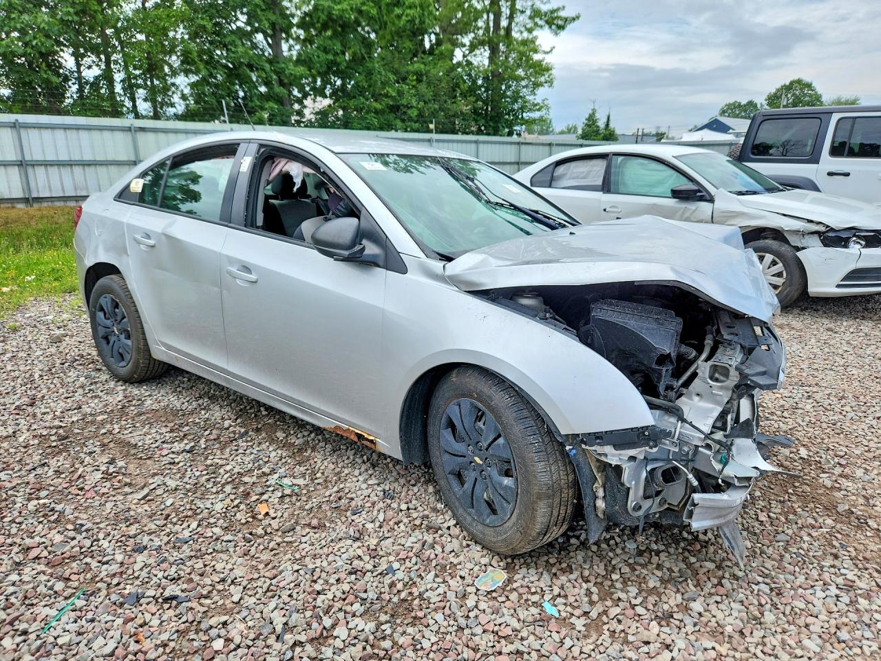 2014 Chevrolet Cruze Ls Silver vin: 1G1PA5SG4E7215567
