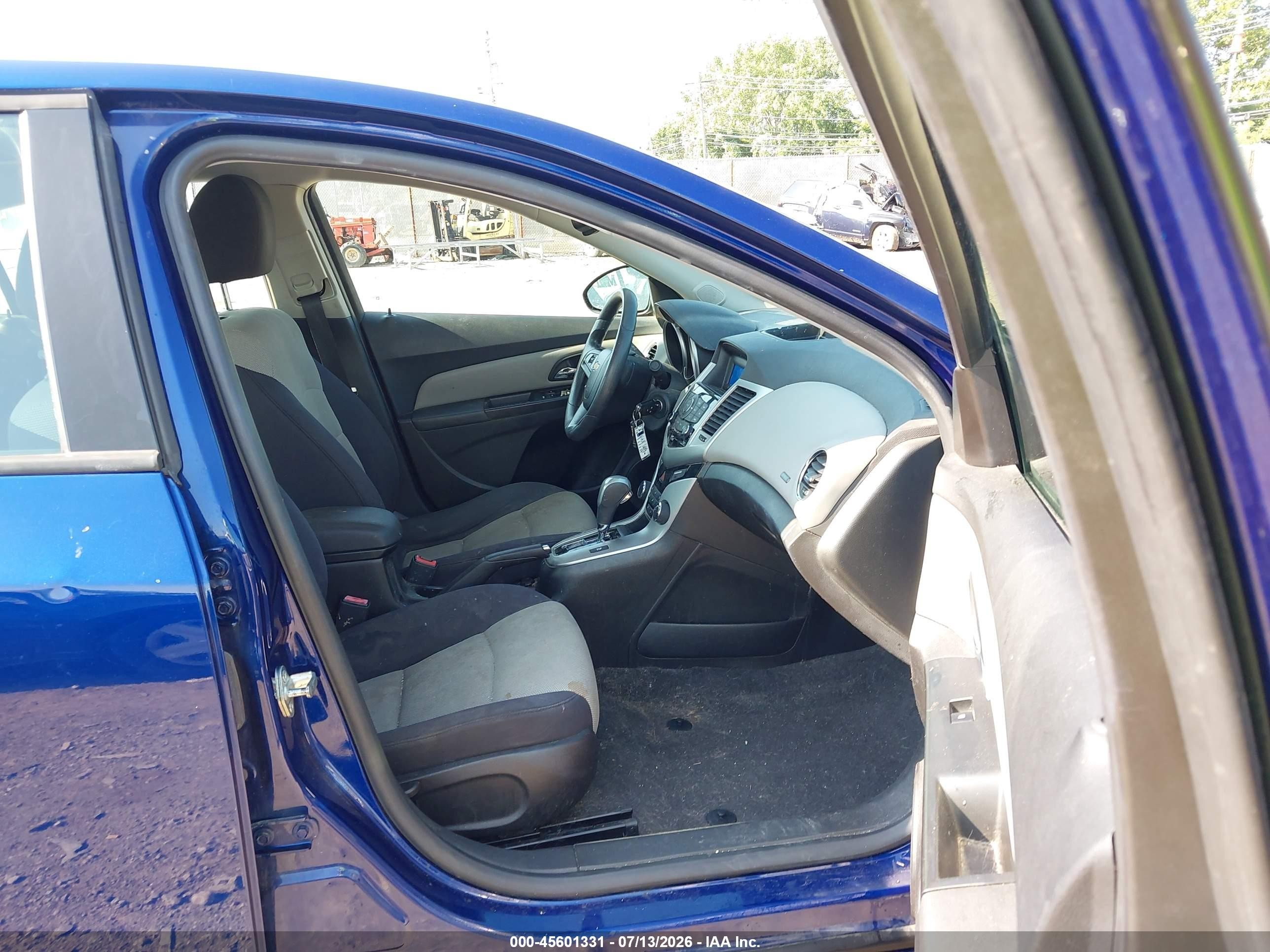 2013 Chevrolet Cruze Ls Auto Blue vin: 1G1PA5SH0D7157092