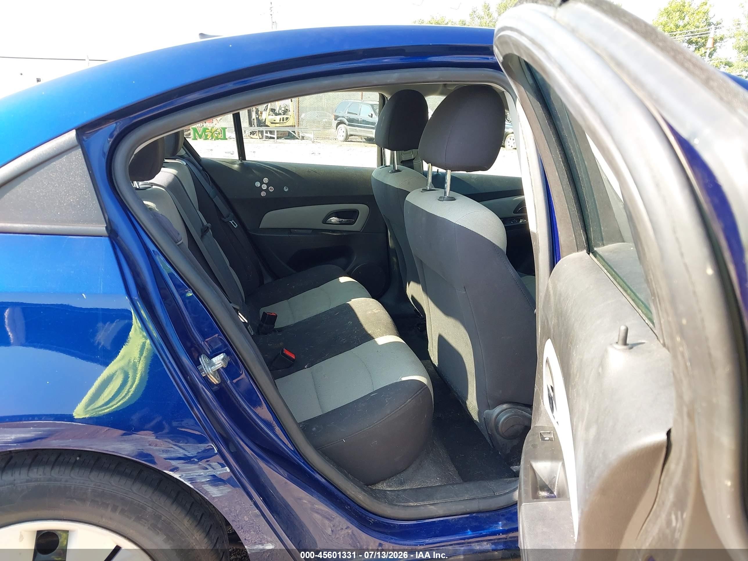 2013 Chevrolet Cruze Ls Auto Blue vin: 1G1PA5SH0D7157092