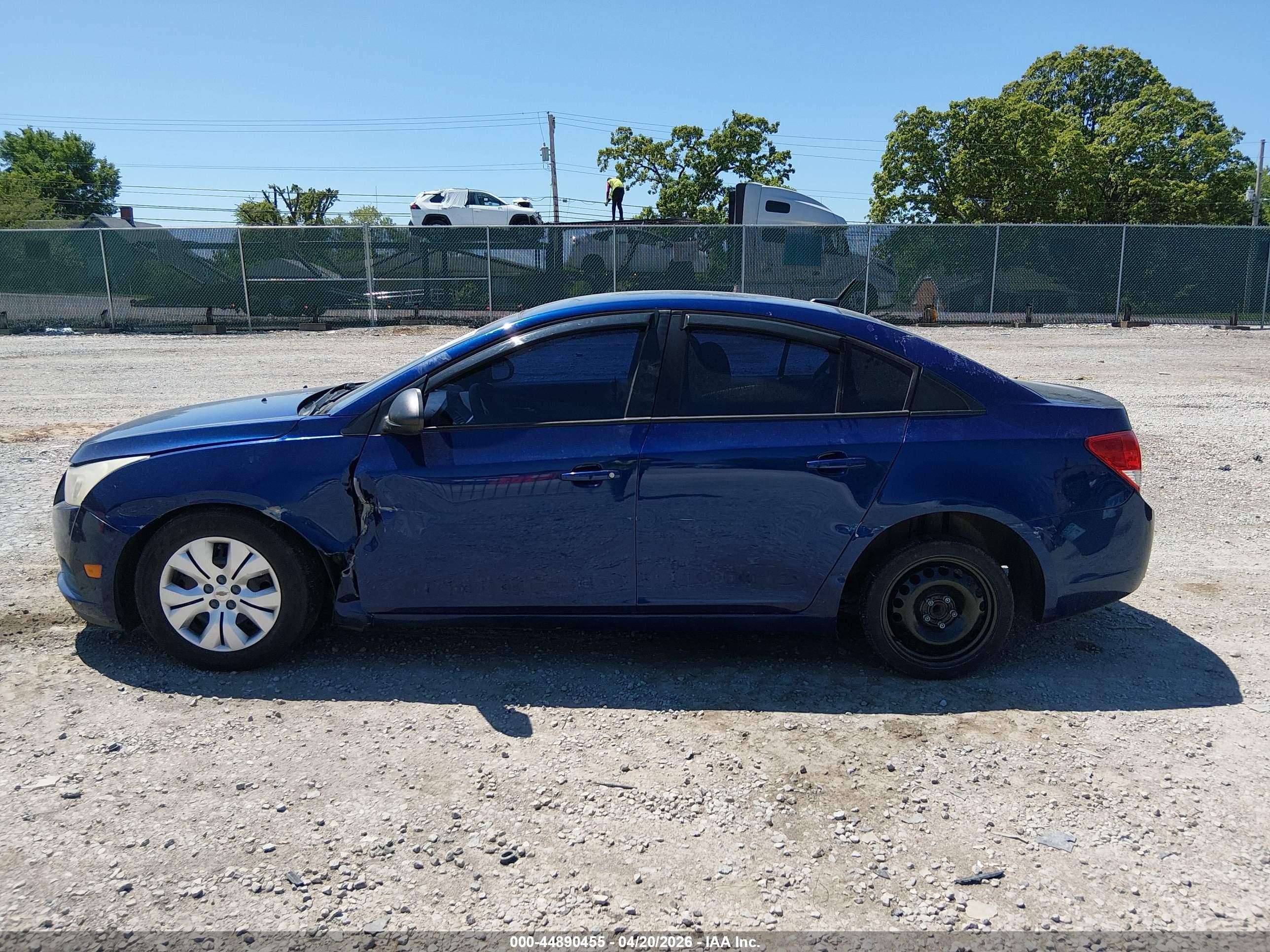 2013 Chevrolet Cruze Ls Auto Blue vin: 1G1PA5SH0D7250677