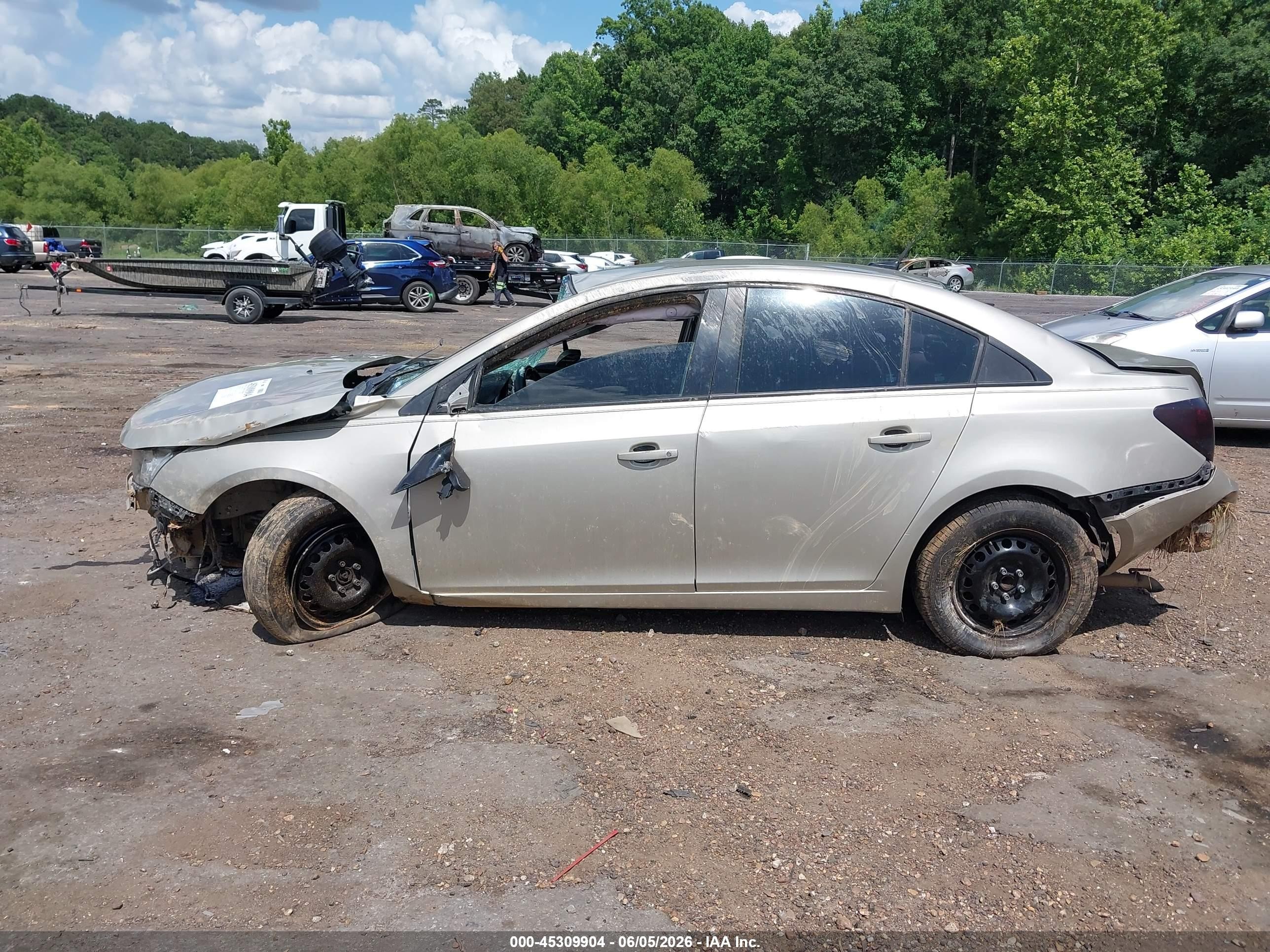 2014 Chevrolet Cruze Ls Auto Золотой vin: 1G1PA5SH0E7242421