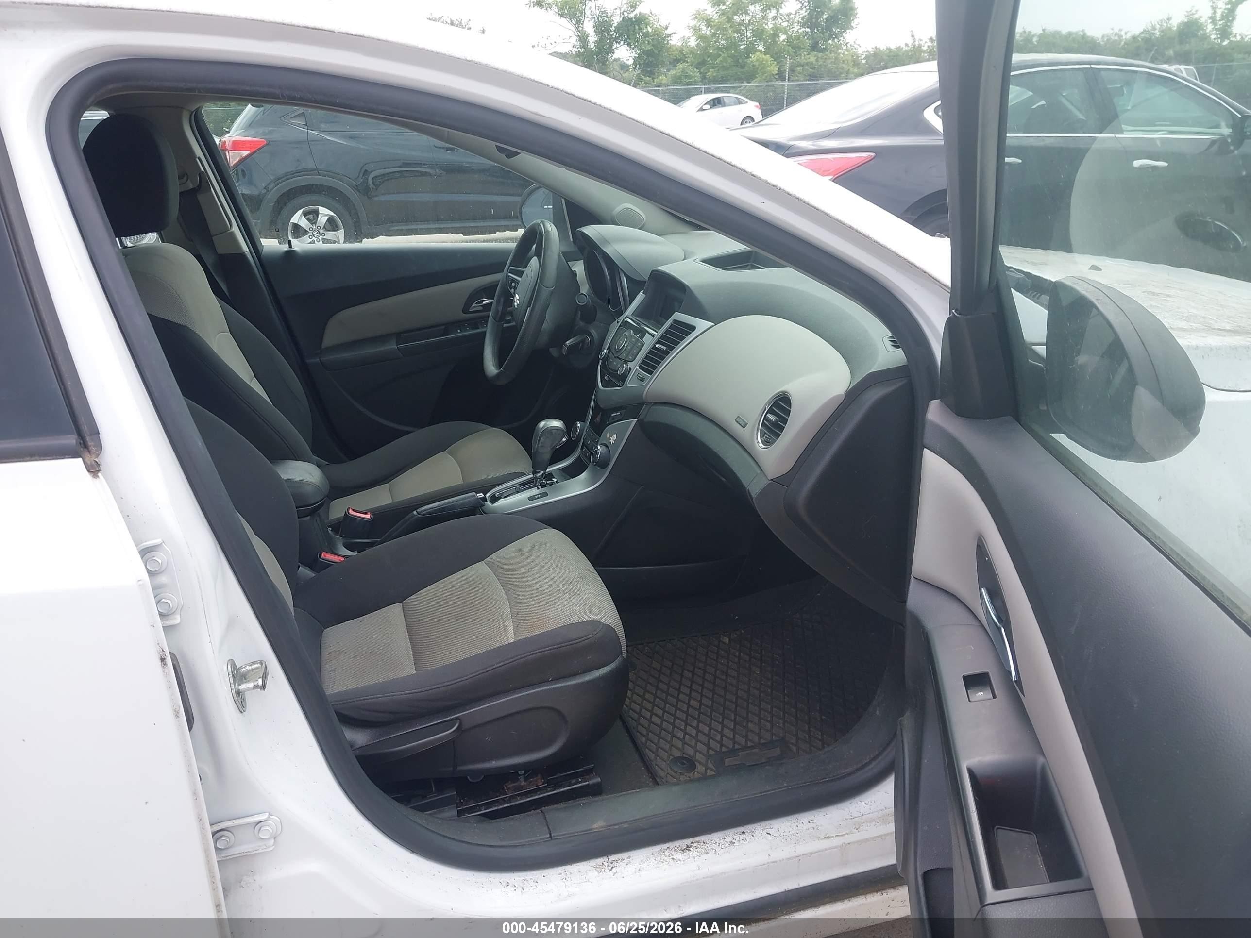 2014 Chevrolet Cruze Ls Auto White vin: 1G1PA5SH0E7244959