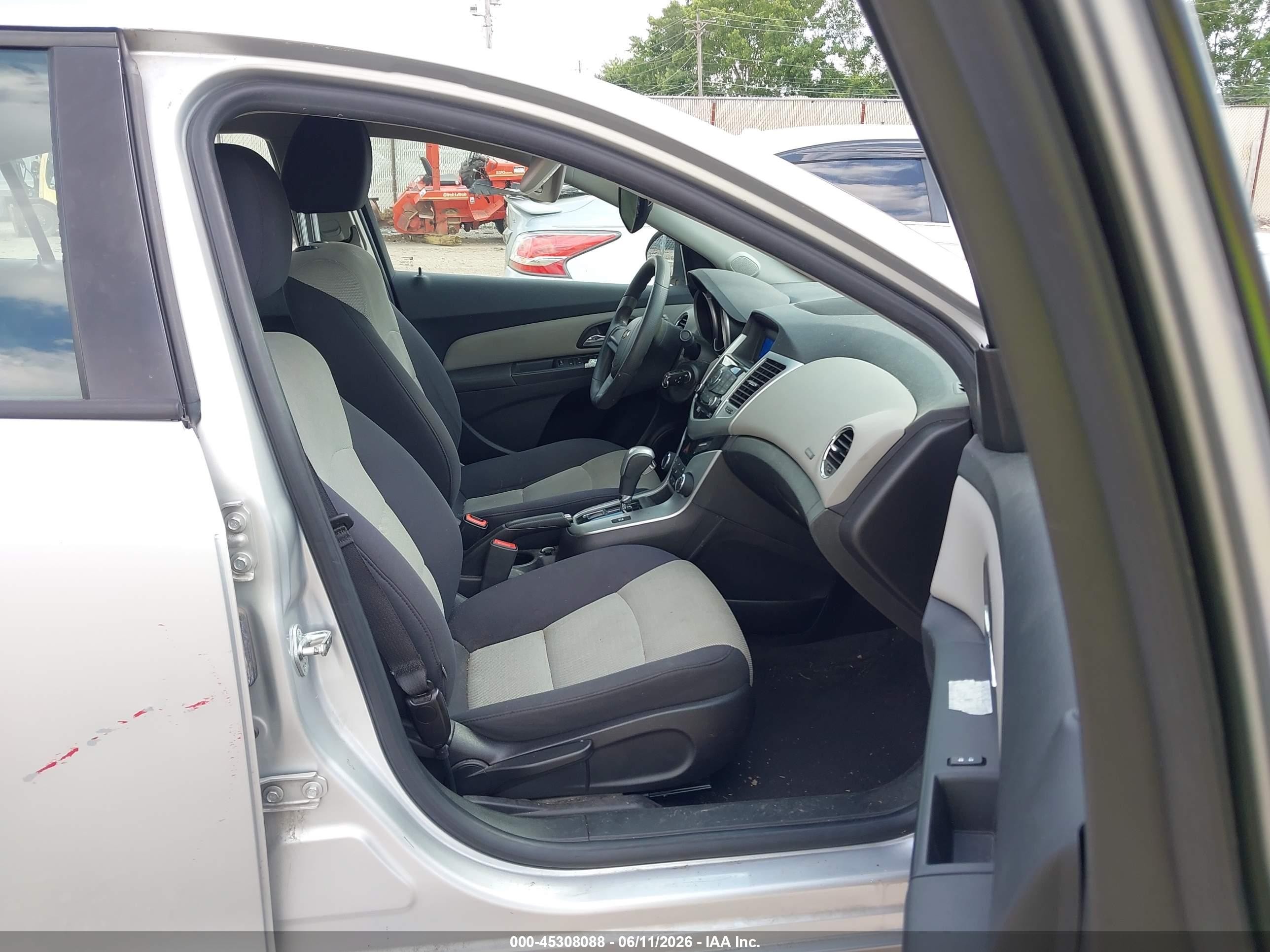 2015 Chevrolet Cruze Ls Auto Silver vin: 1G1PA5SH0F7190399
