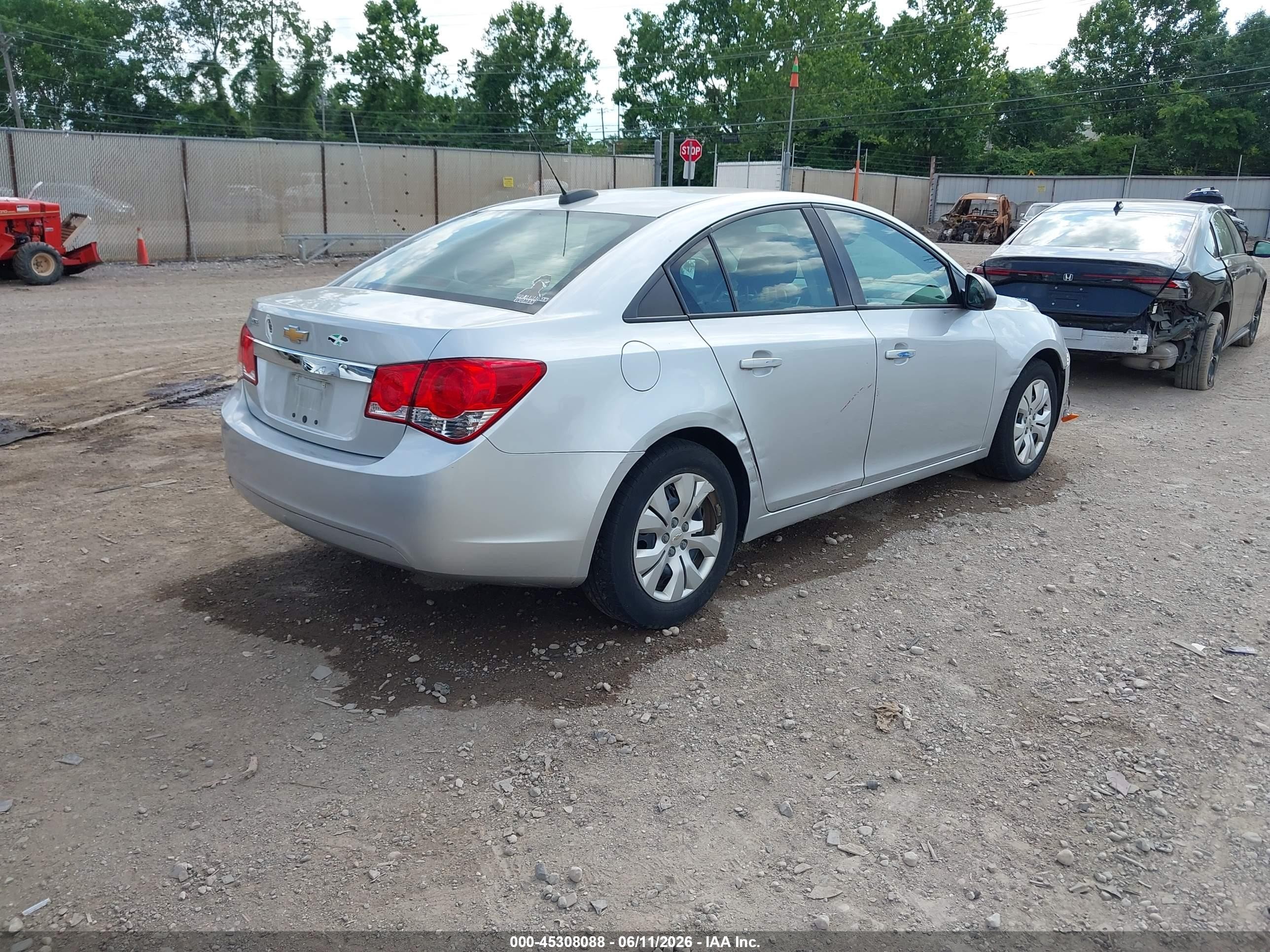 2015 Chevrolet Cruze Ls Auto Silver vin: 1G1PA5SH0F7190399
