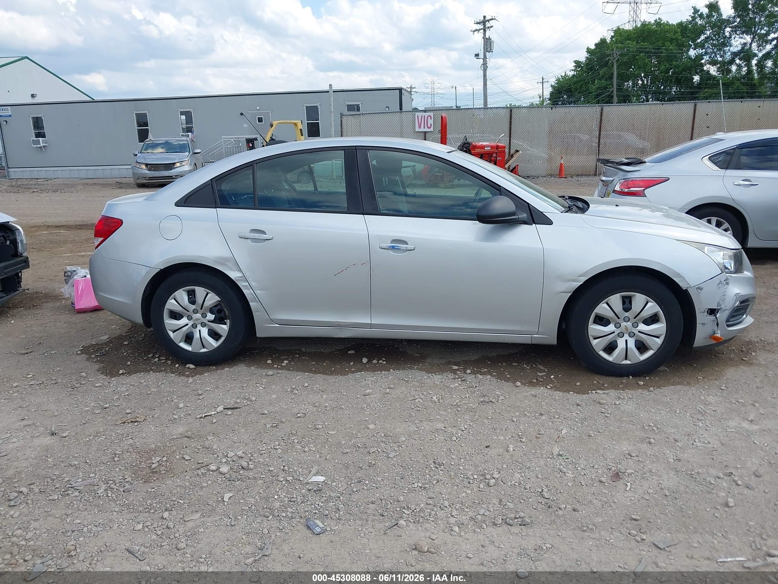 2015 Chevrolet Cruze Ls Auto Silver vin: 1G1PA5SH0F7190399