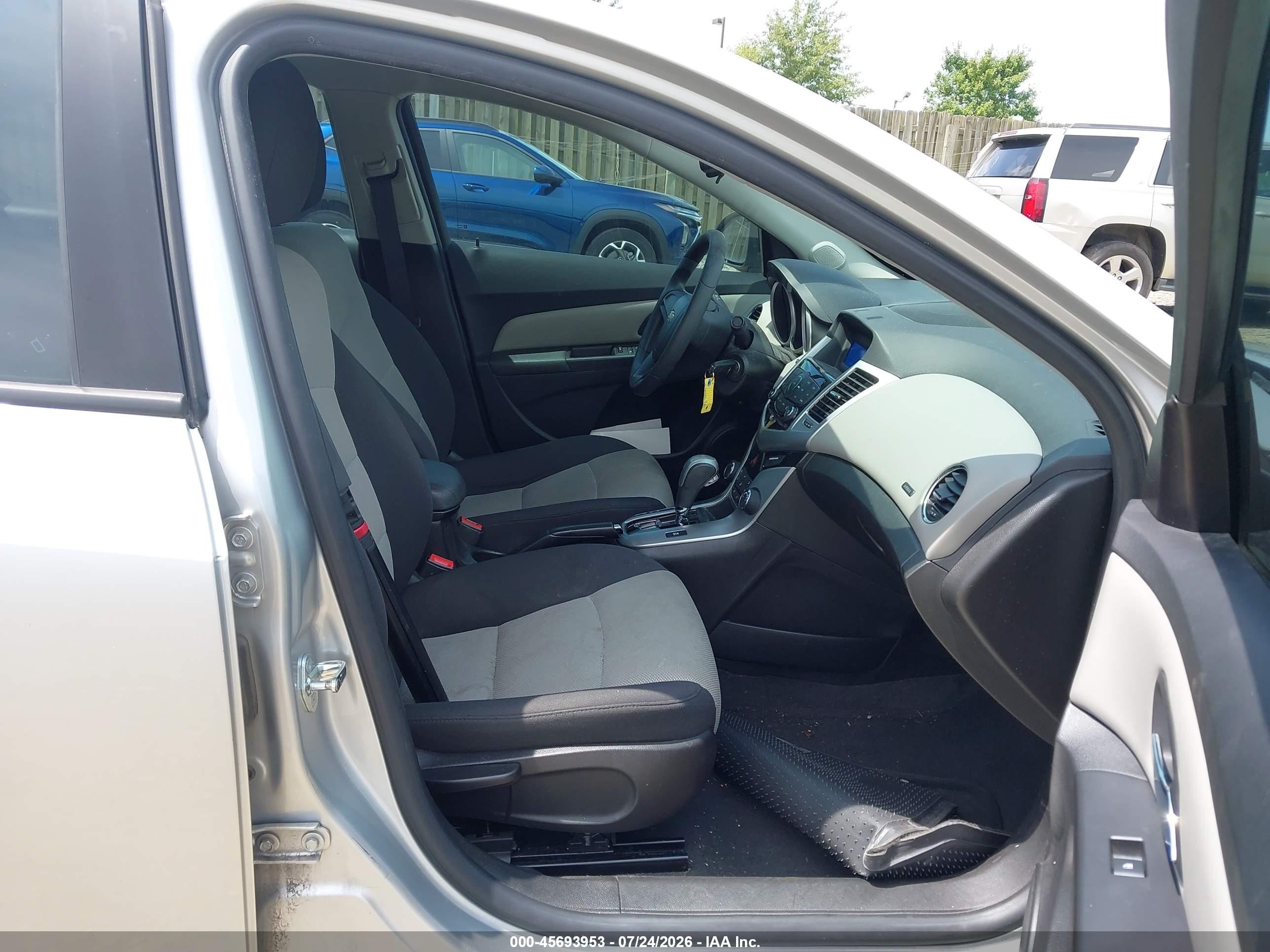 2015 Chevrolet Cruze Ls Auto Silver vin: 1G1PA5SH0F7213082