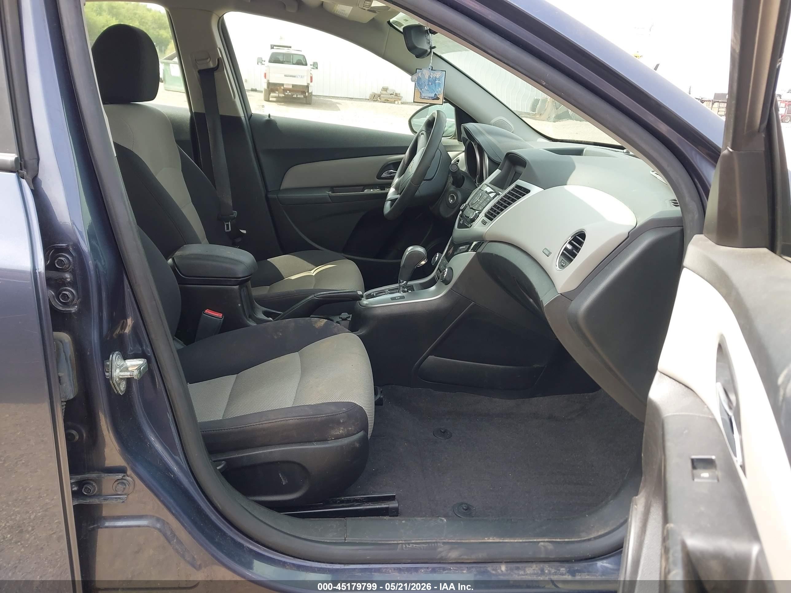 2013 Chevrolet Cruze Ls Auto Blue vin: 1G1PA5SH1D7116440