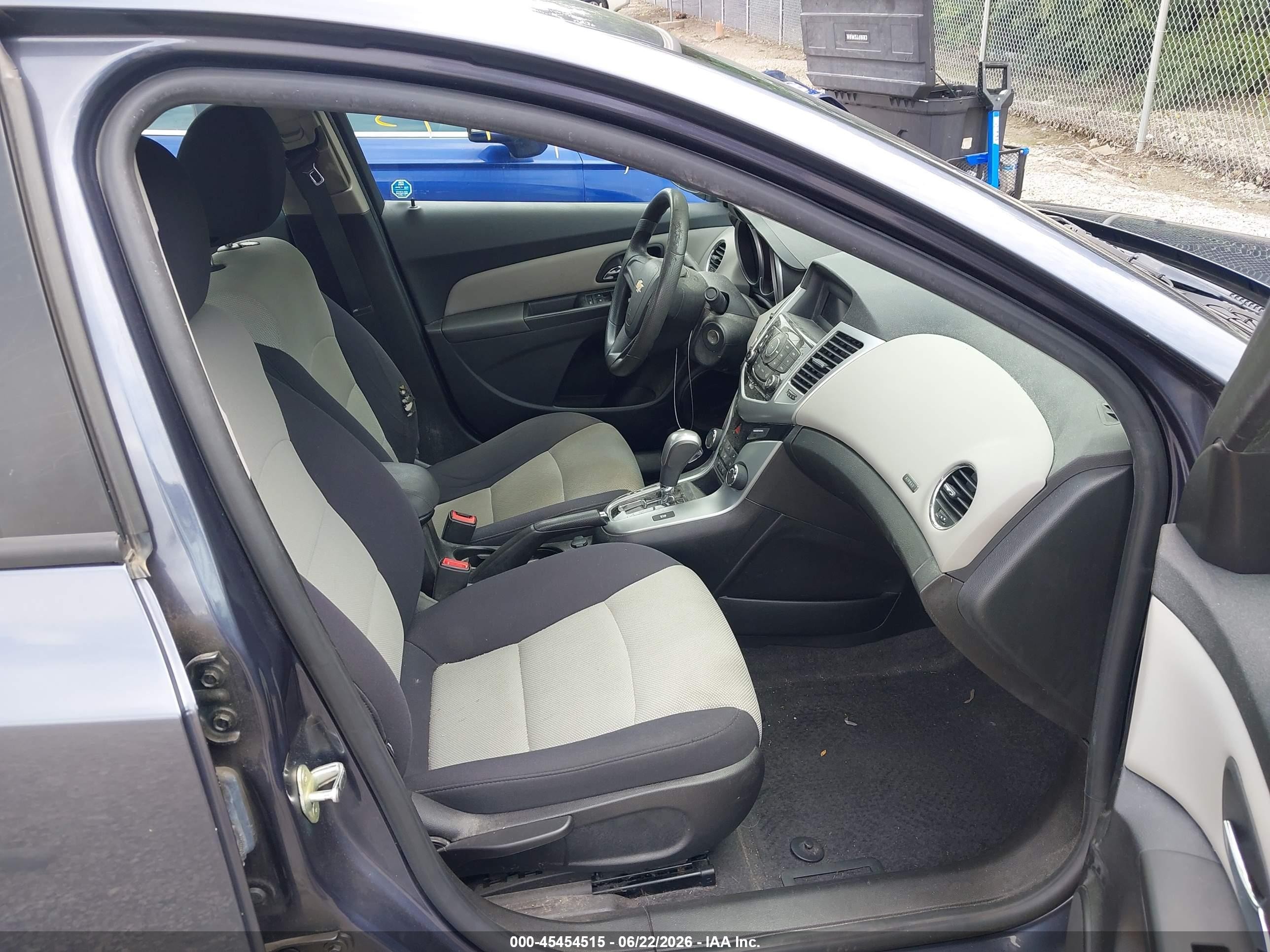 2013 Chevrolet Cruze Ls Auto Blue vin: 1G1PA5SH1D7281064