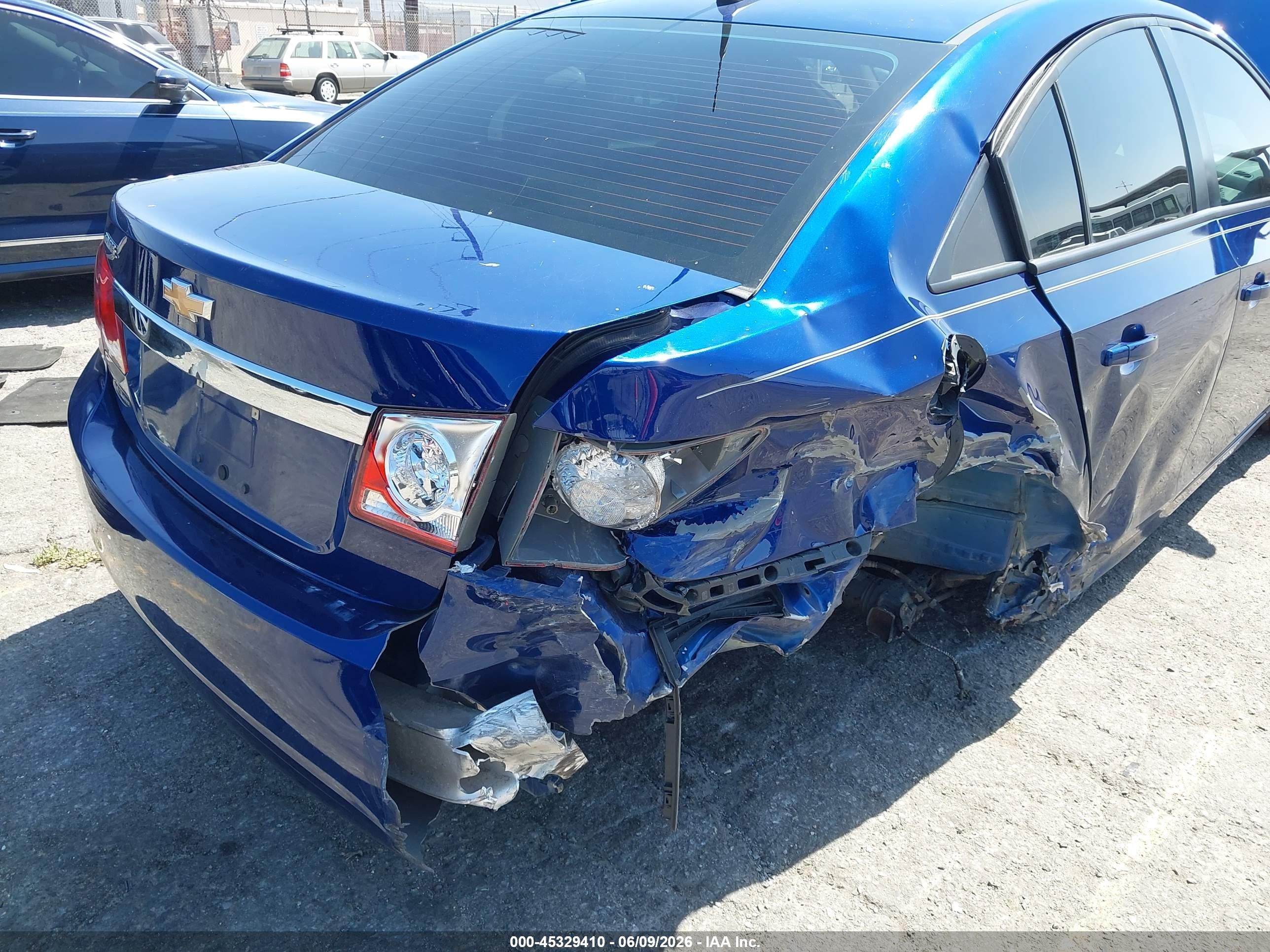 2013 Chevrolet Cruze Ls Auto Blue vin: 1G1PA5SH1D7285308